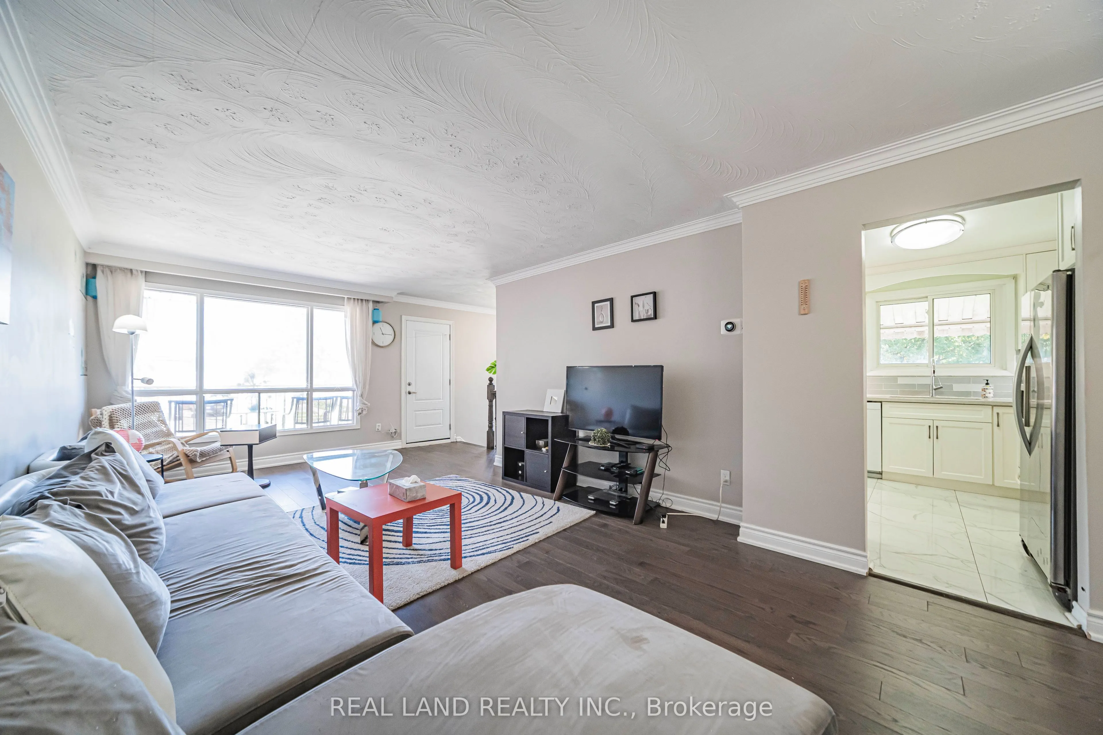 37 Pawnee Avenue