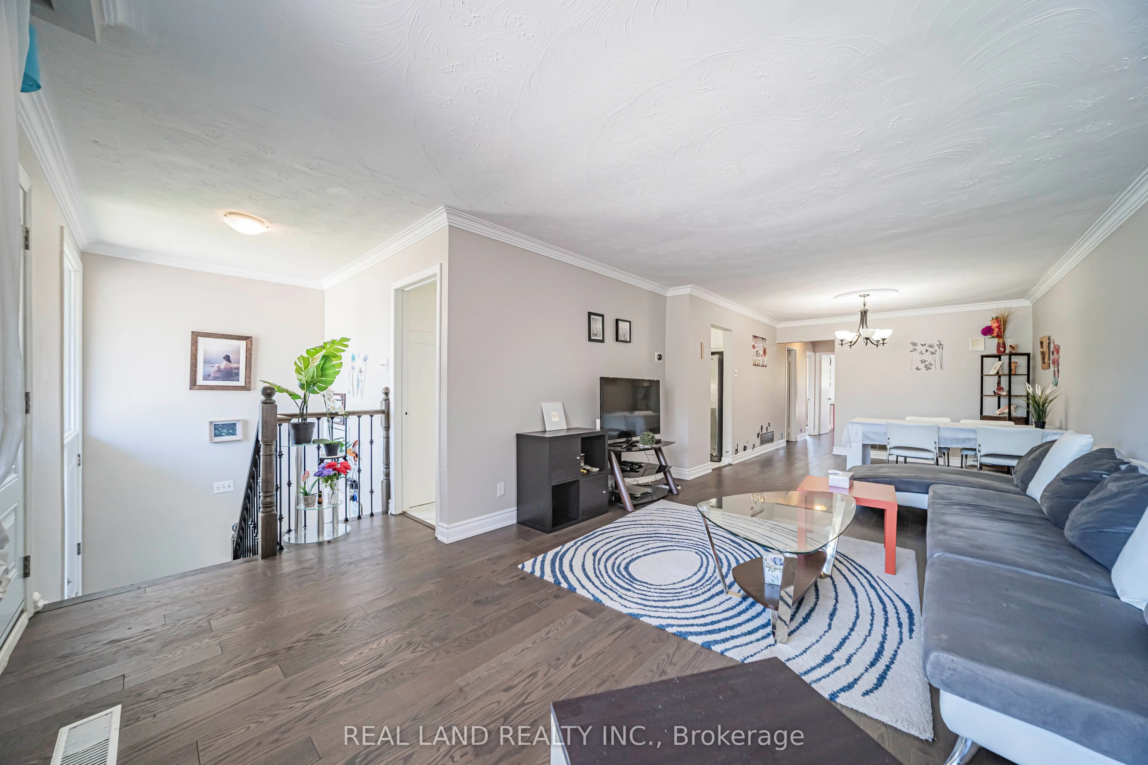 37 Pawnee Avenue