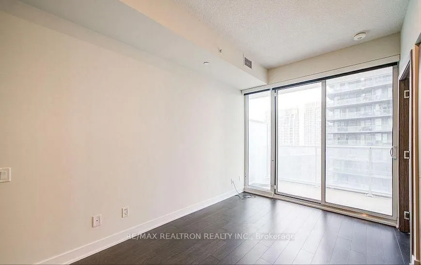 19 Bathurst Street #2702