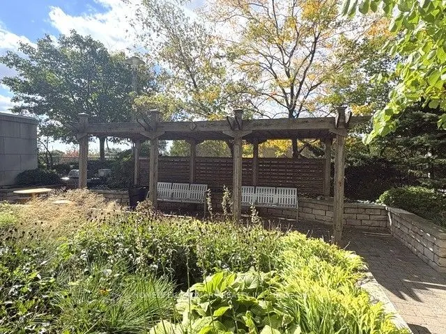 25 Greenview Avenue #315