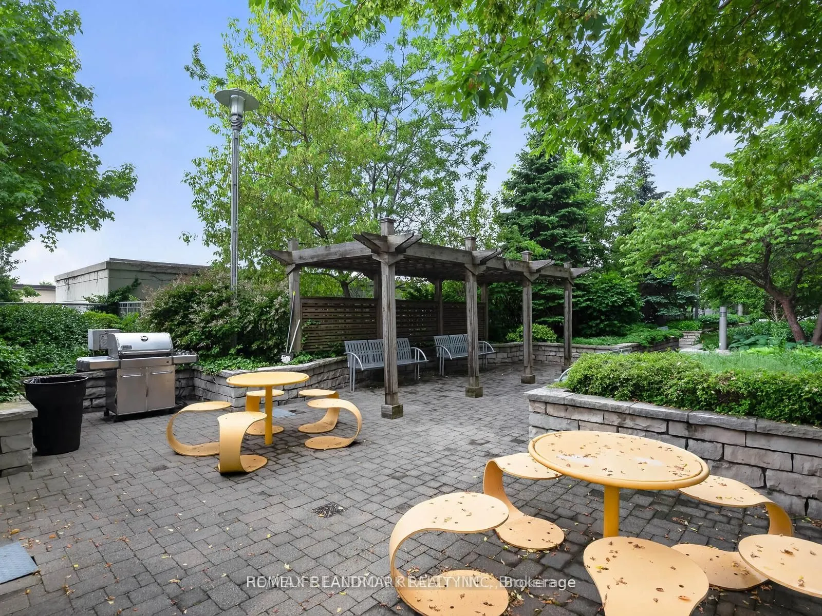 25 Greenview Avenue #315