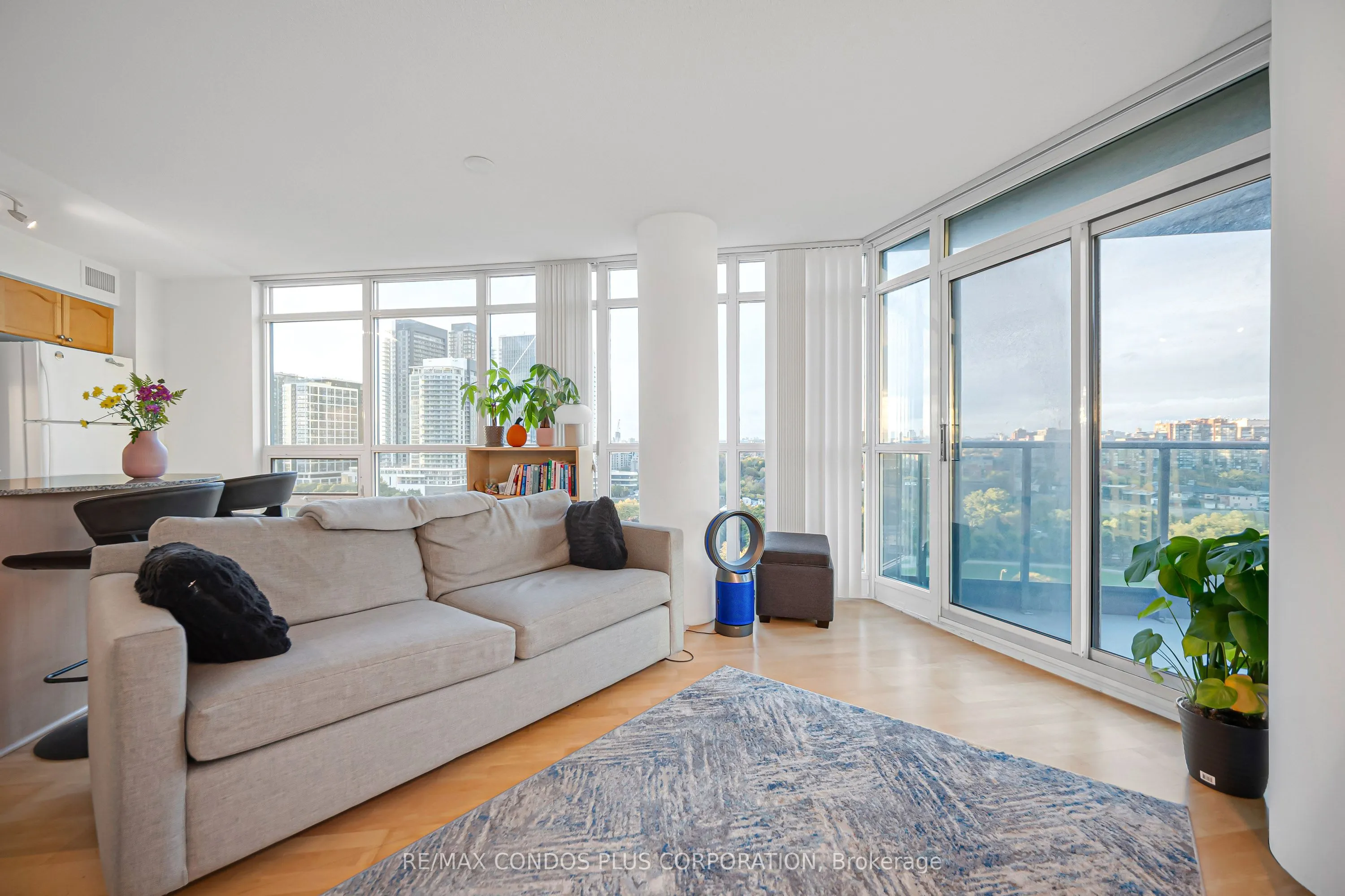 231 Fort York Boulevard #1609