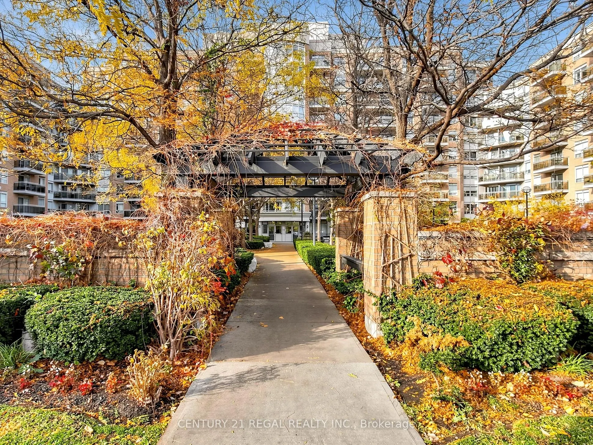 650 Lawrence Avenue W #434