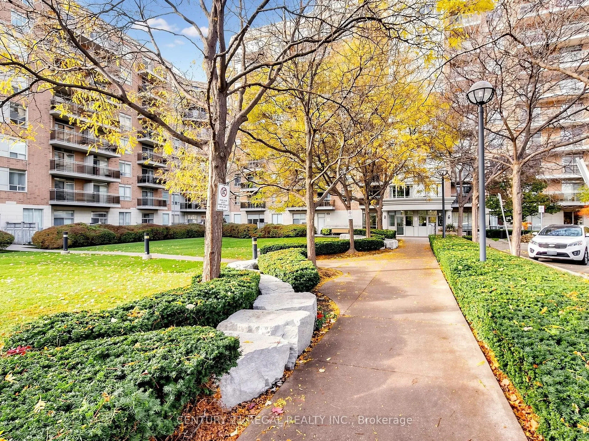 650 Lawrence Avenue W #434