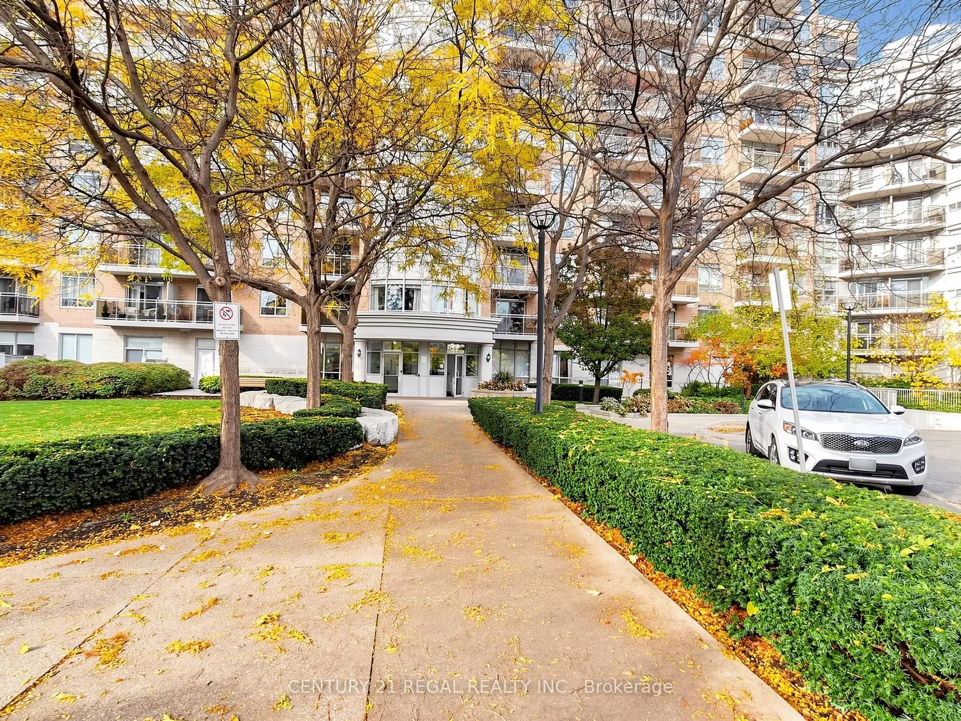 650 Lawrence Avenue W #434