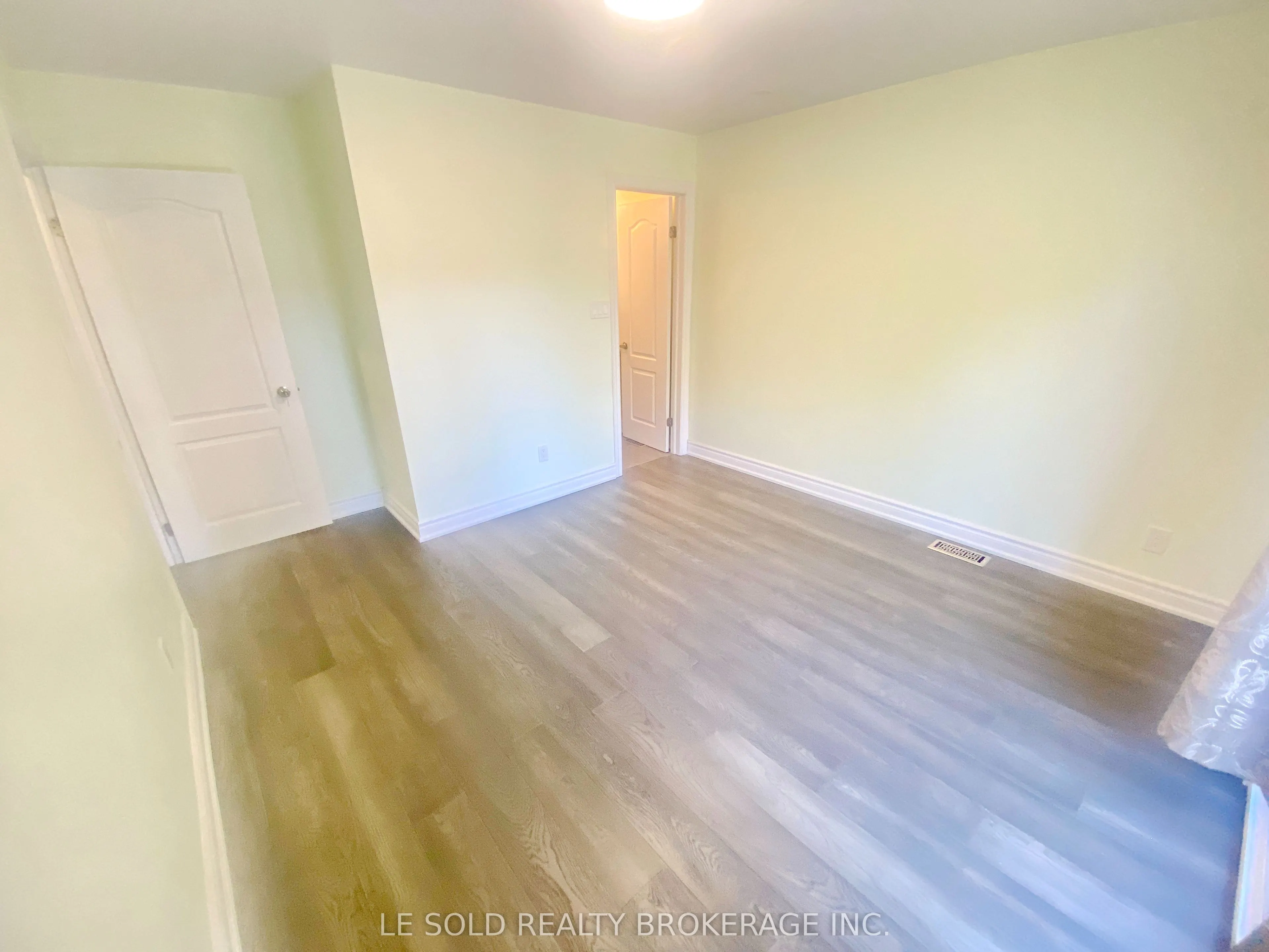 2 Chipwood Crescent #Upper