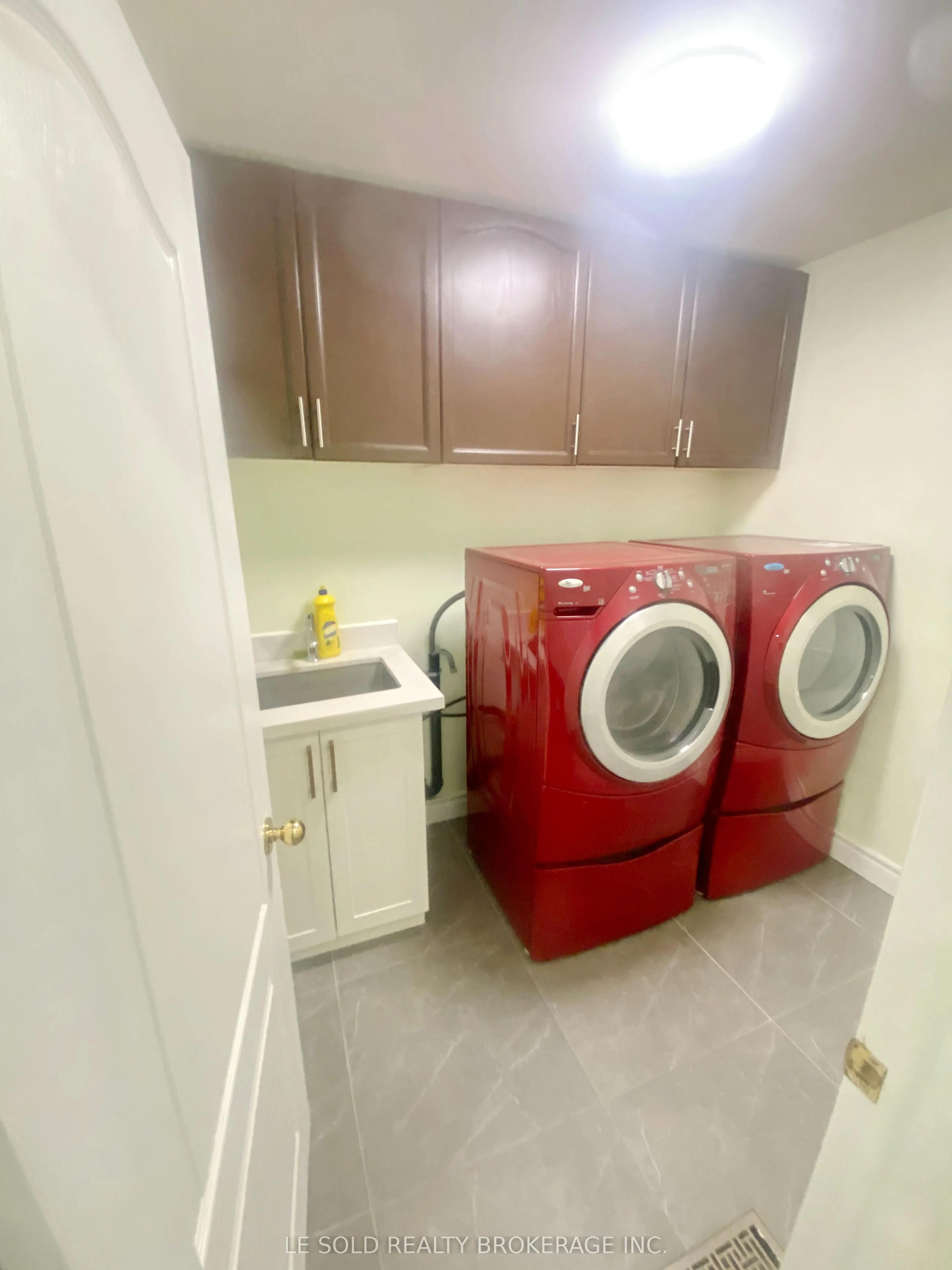 2 Chipwood Crescent #Upper