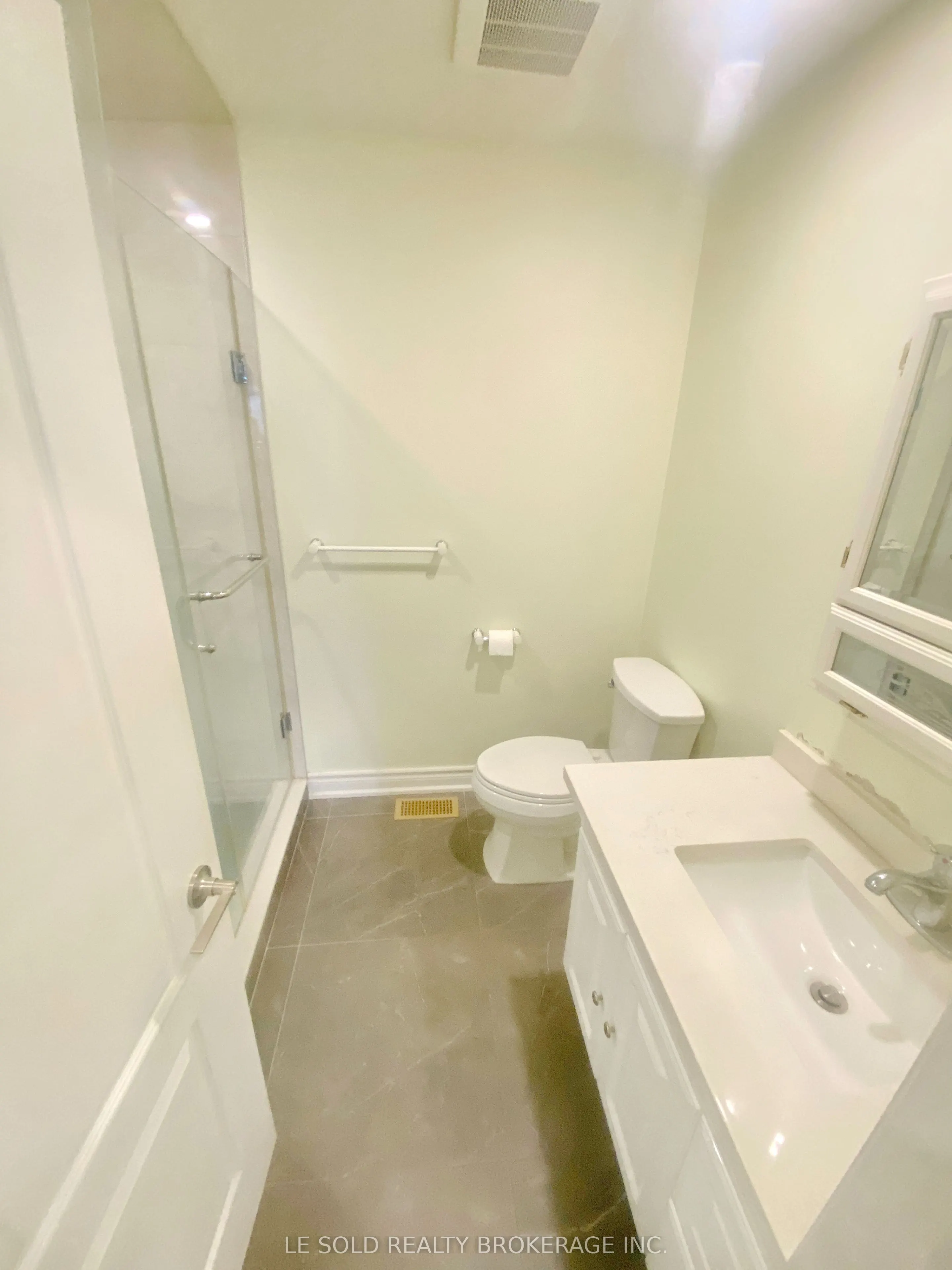 2 Chipwood Crescent #Upper