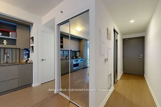 101 PETER Street #602
