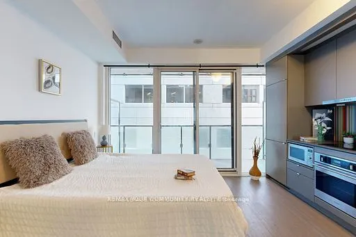 101 PETER Street #602