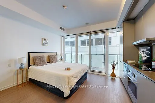 101 PETER Street #602