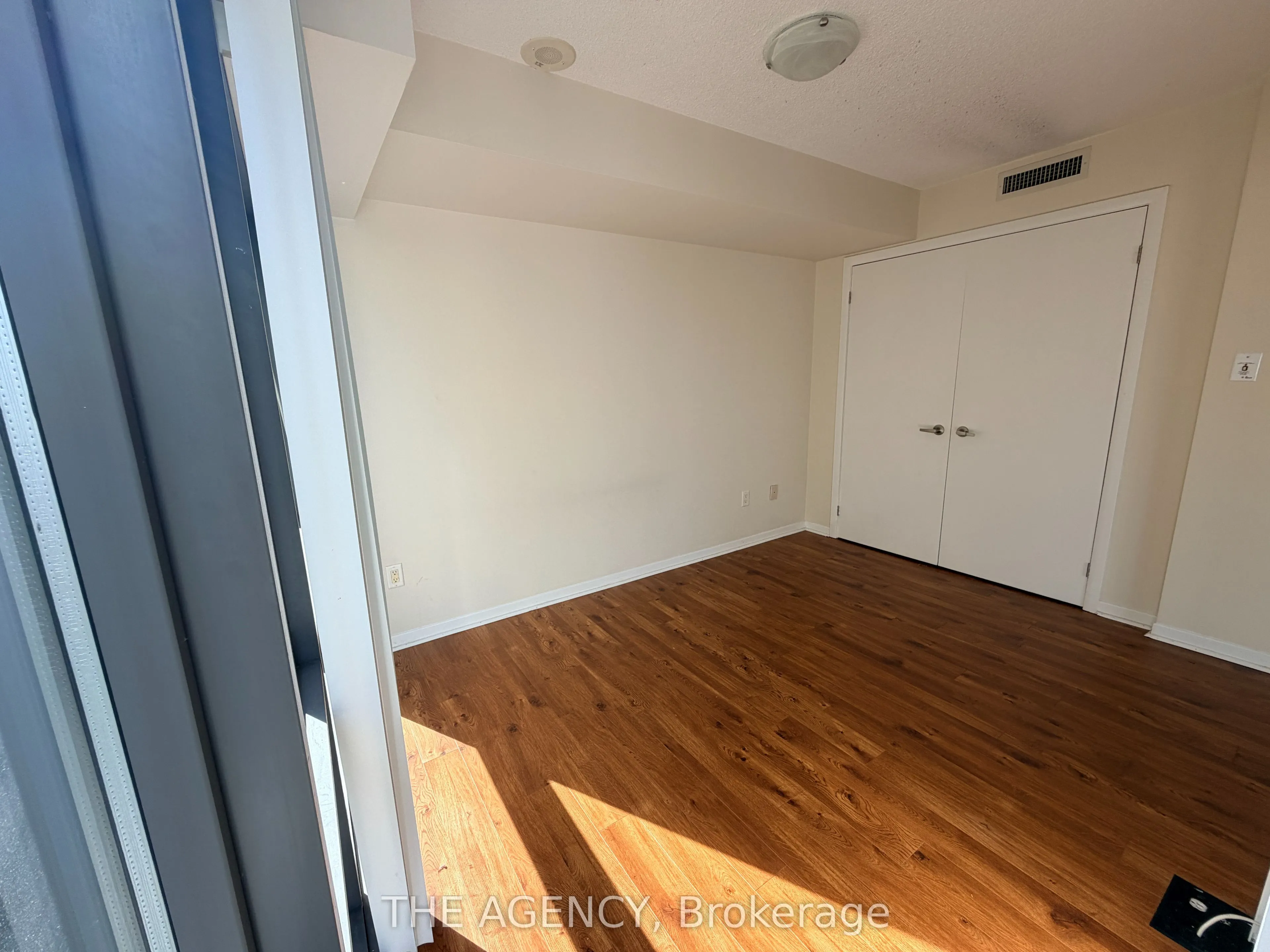 38 Grenville Street #1008