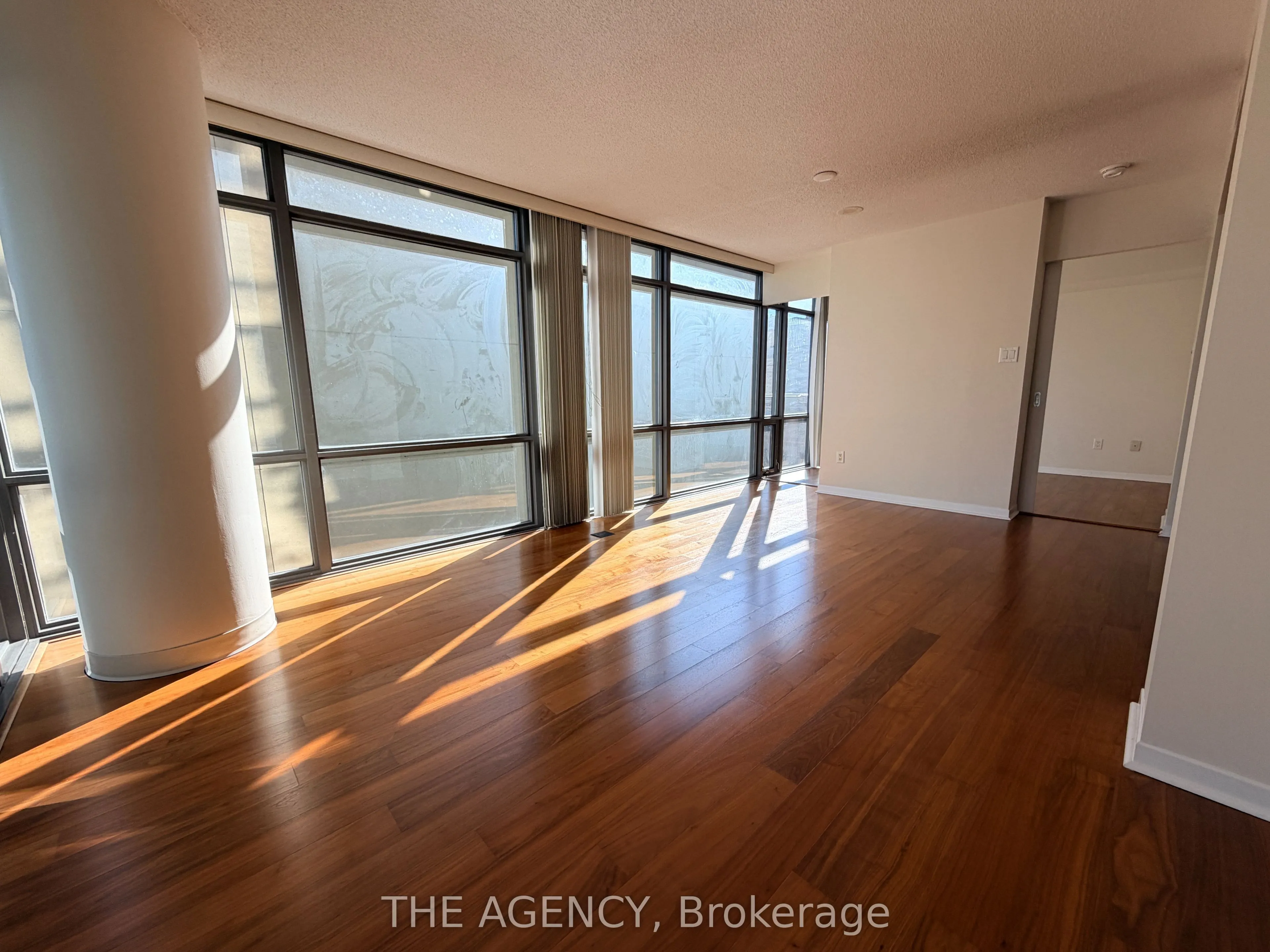 38 Grenville Street #1008