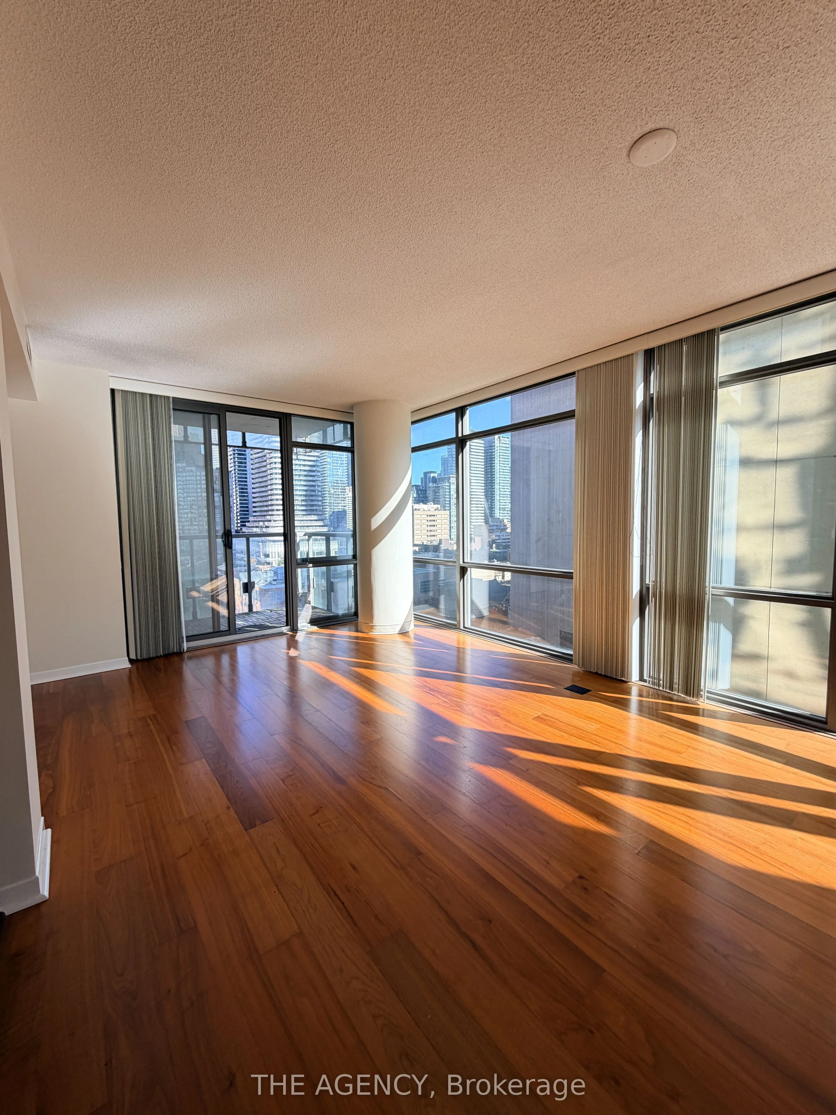 38 Grenville Street #1008