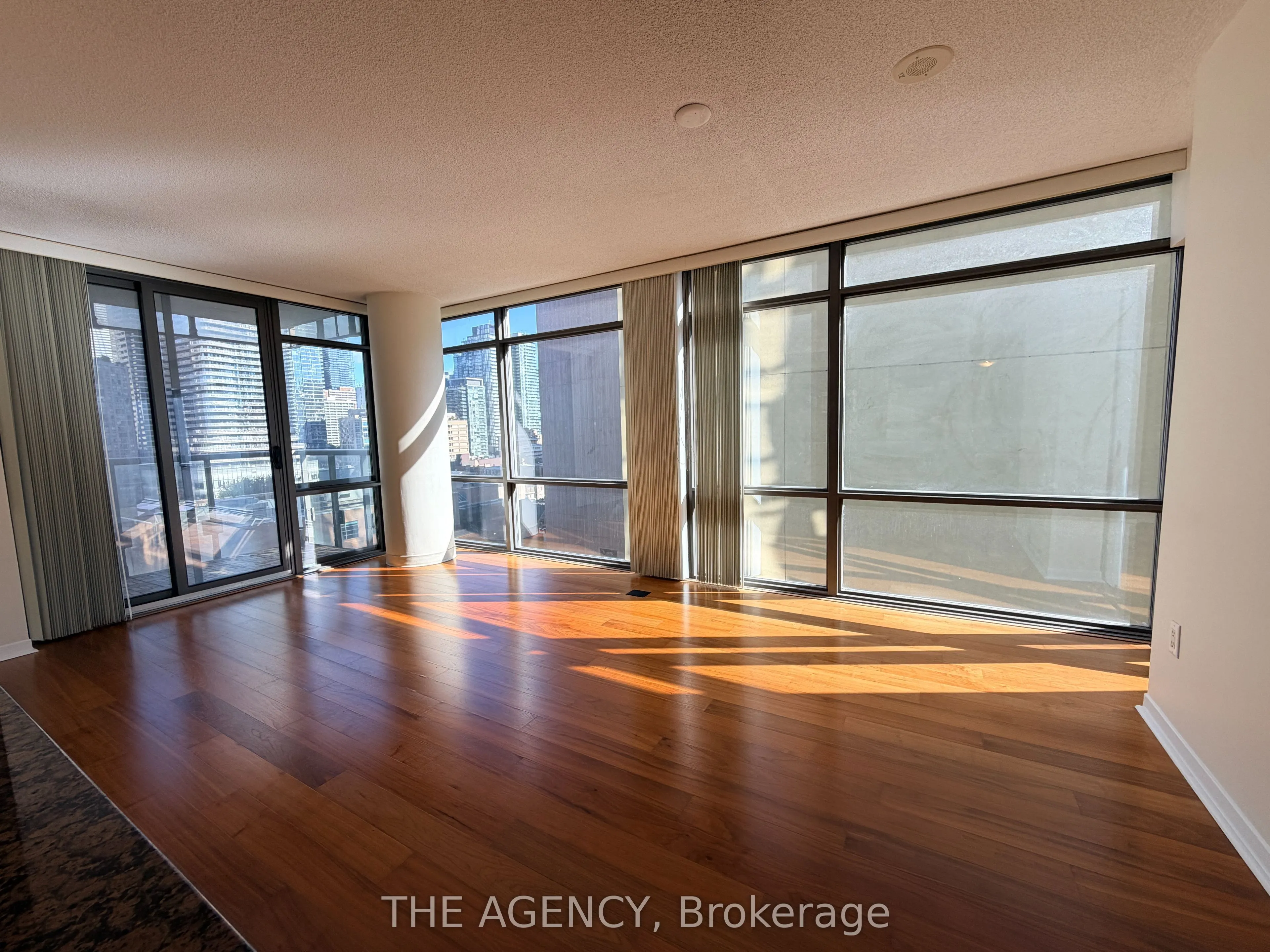 38 Grenville Street #1008