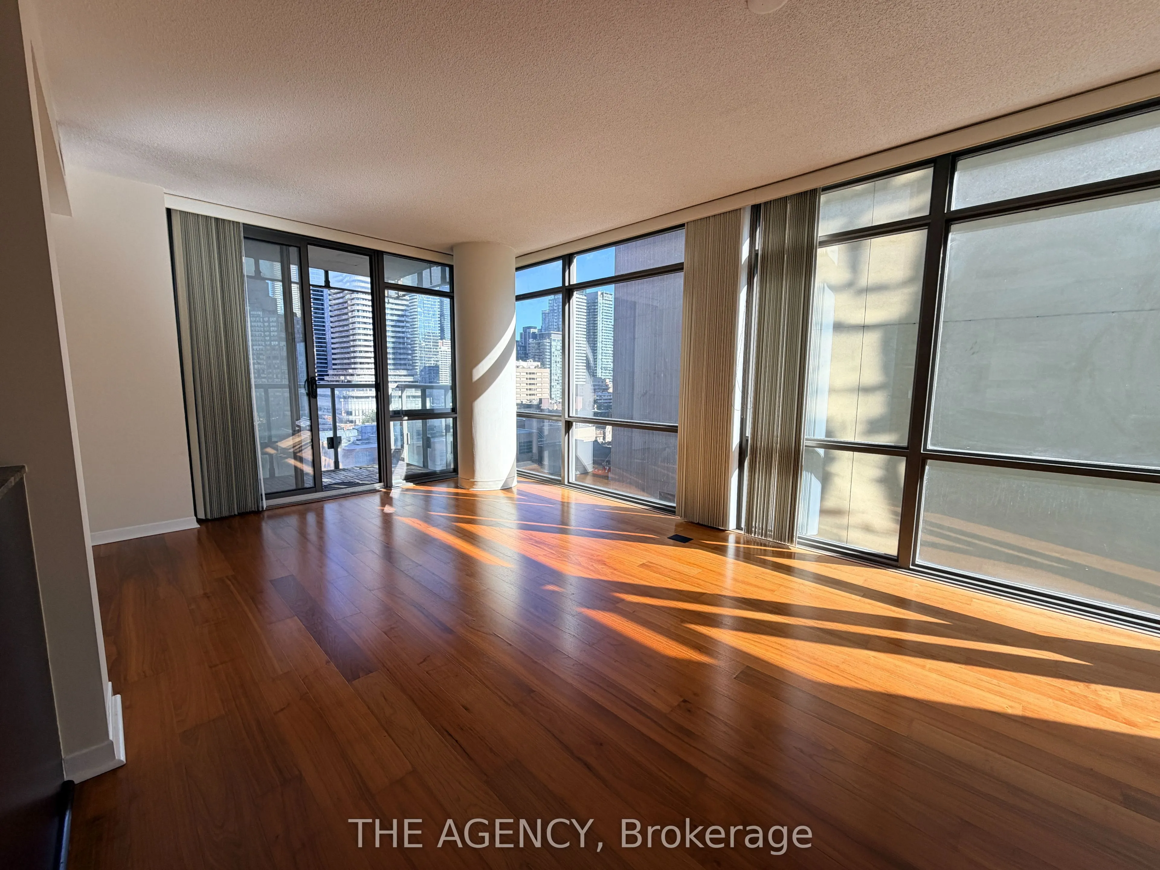 38 Grenville Street #1008