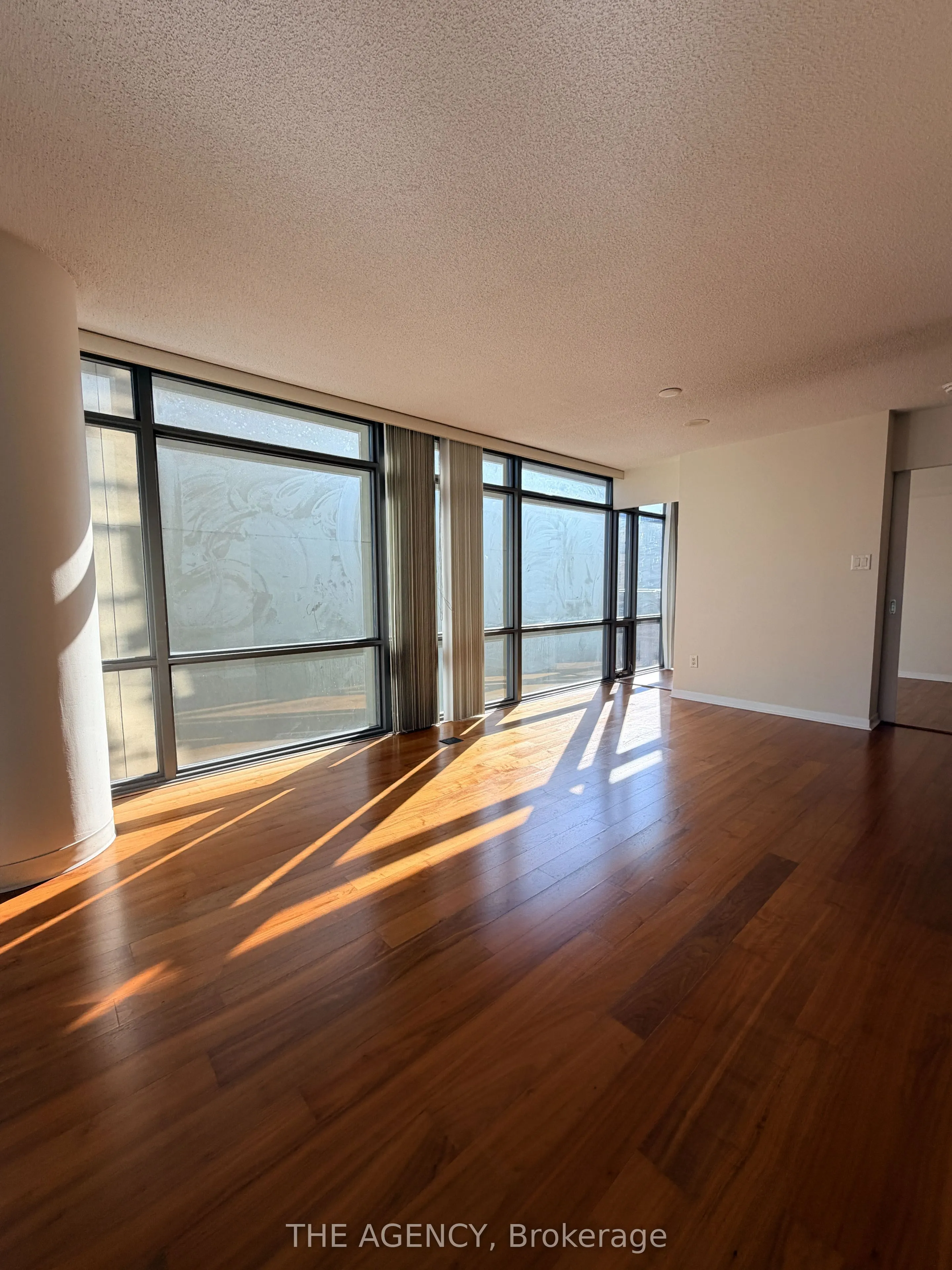 38 Grenville Street #1008
