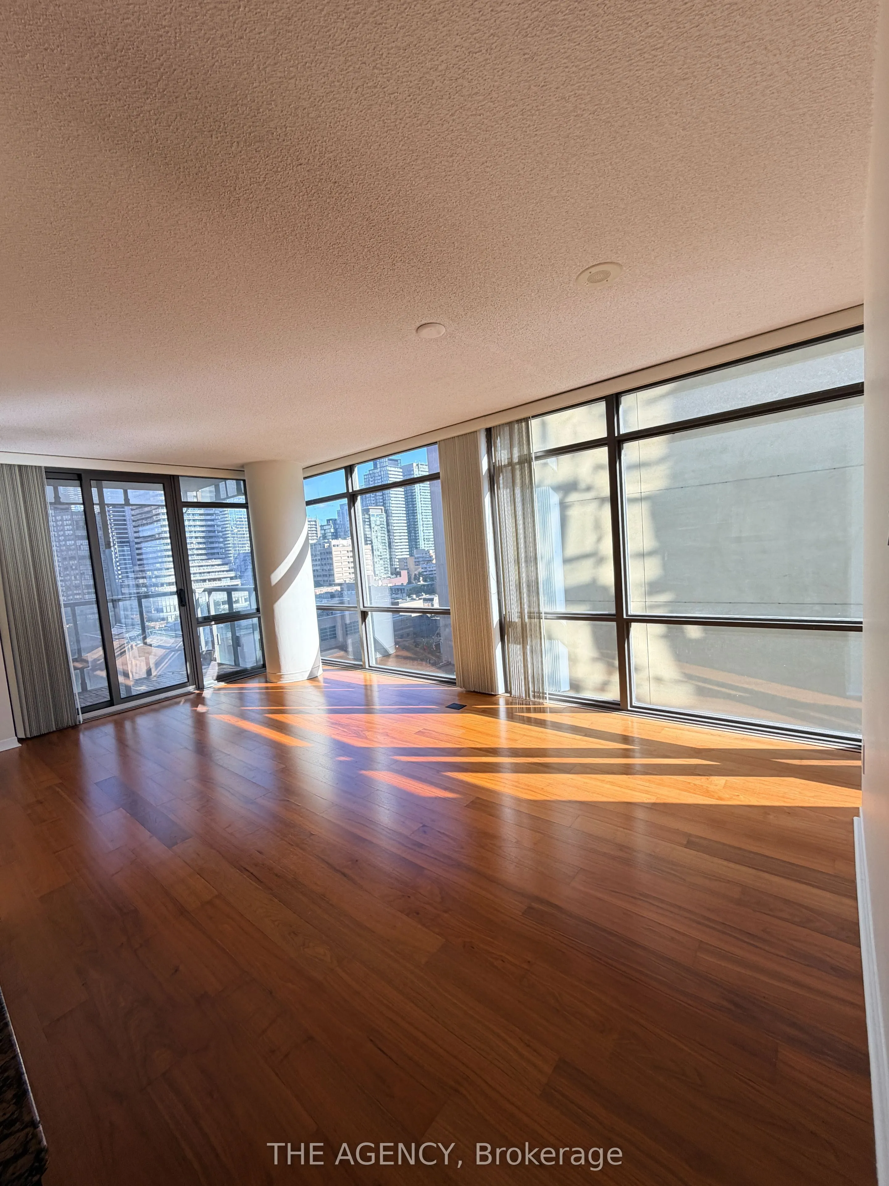 38 Grenville Street #1008