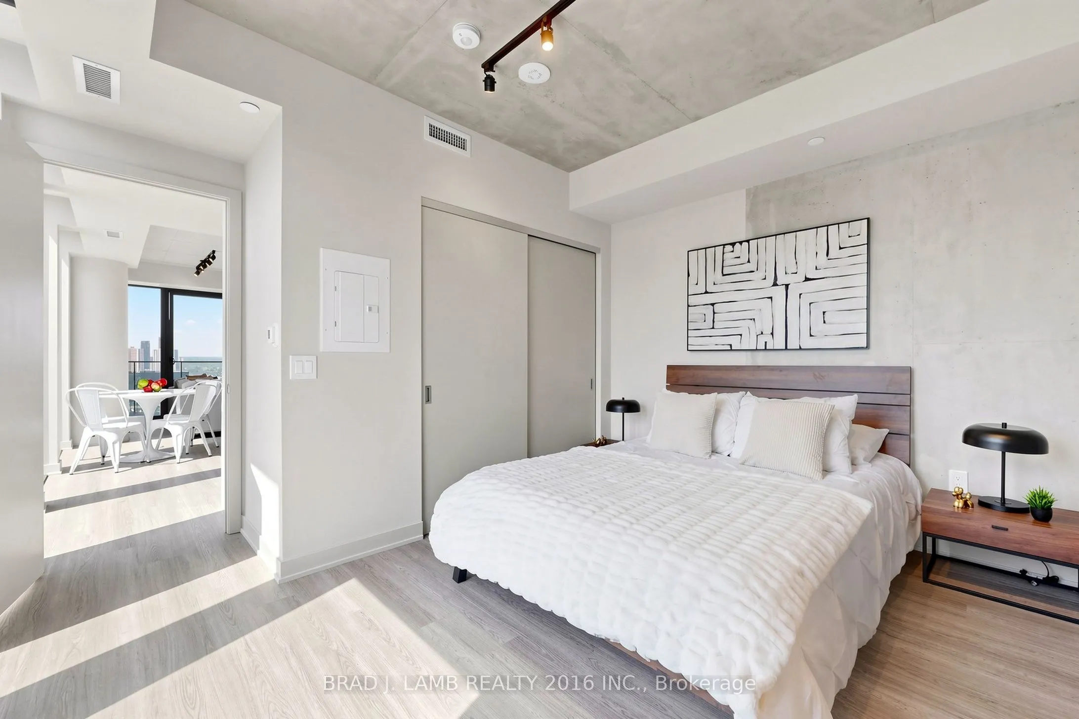 284 King Street E #2803