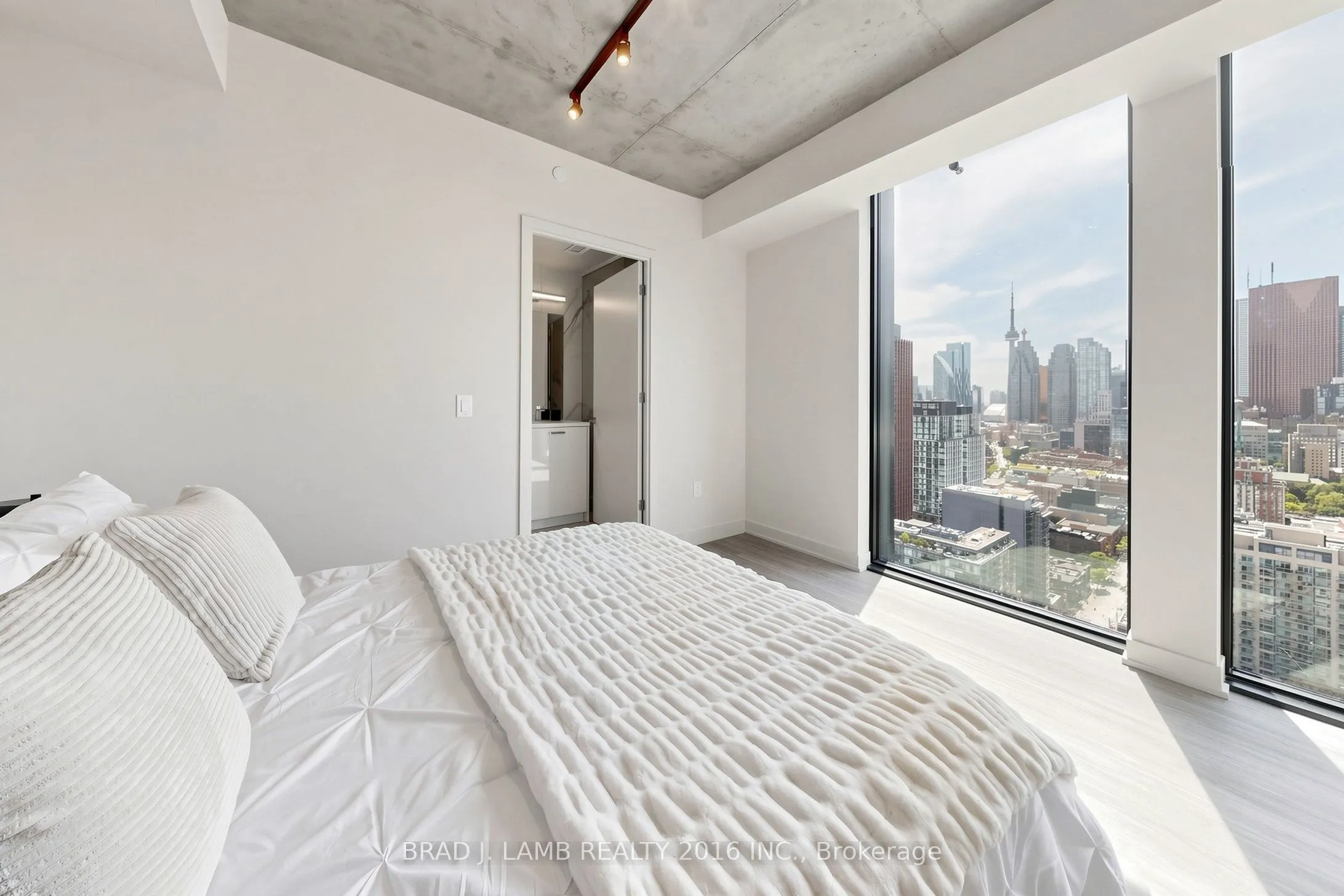 284 King Street E #2803
