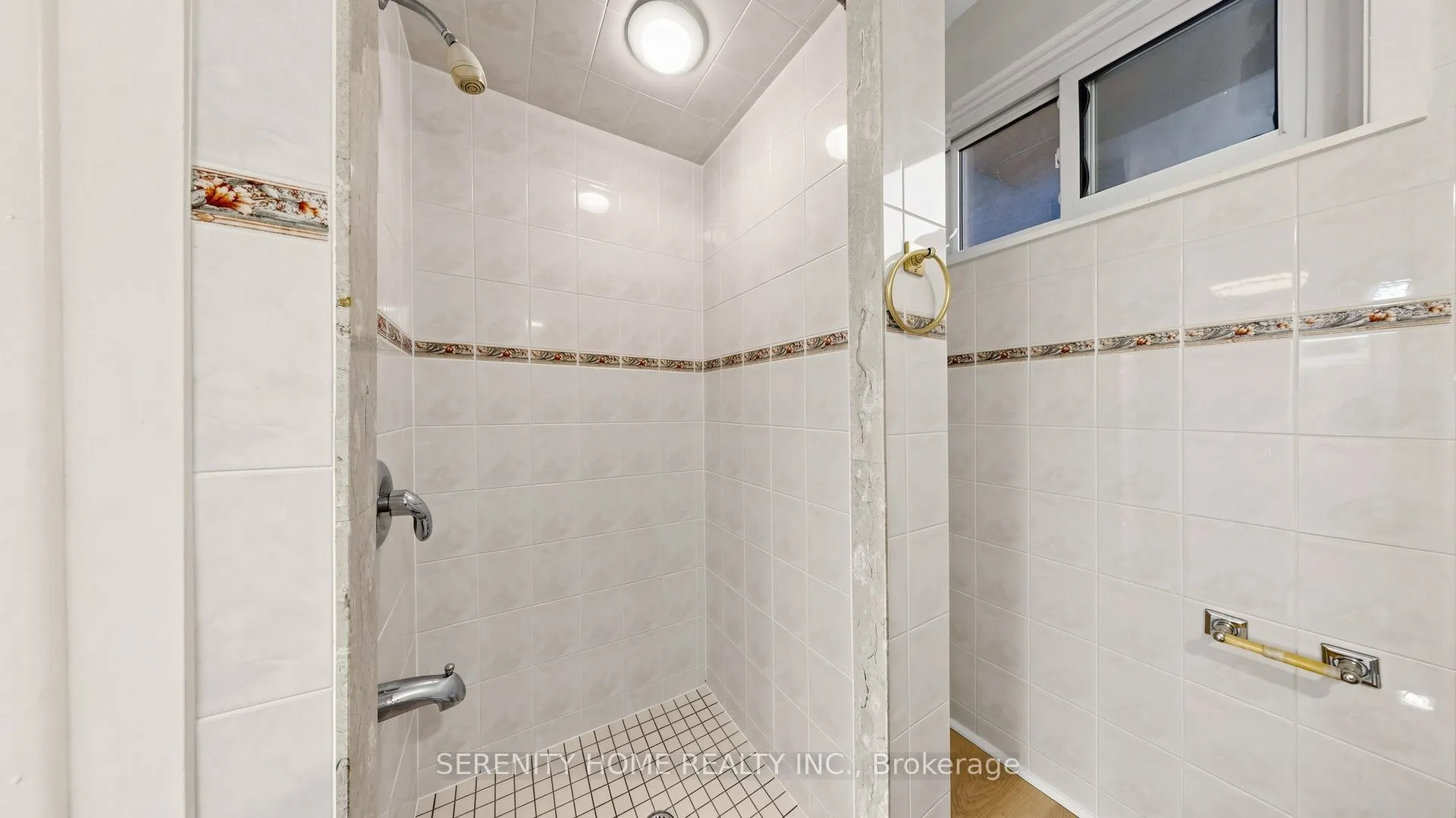 15 Monarchwood Crescent