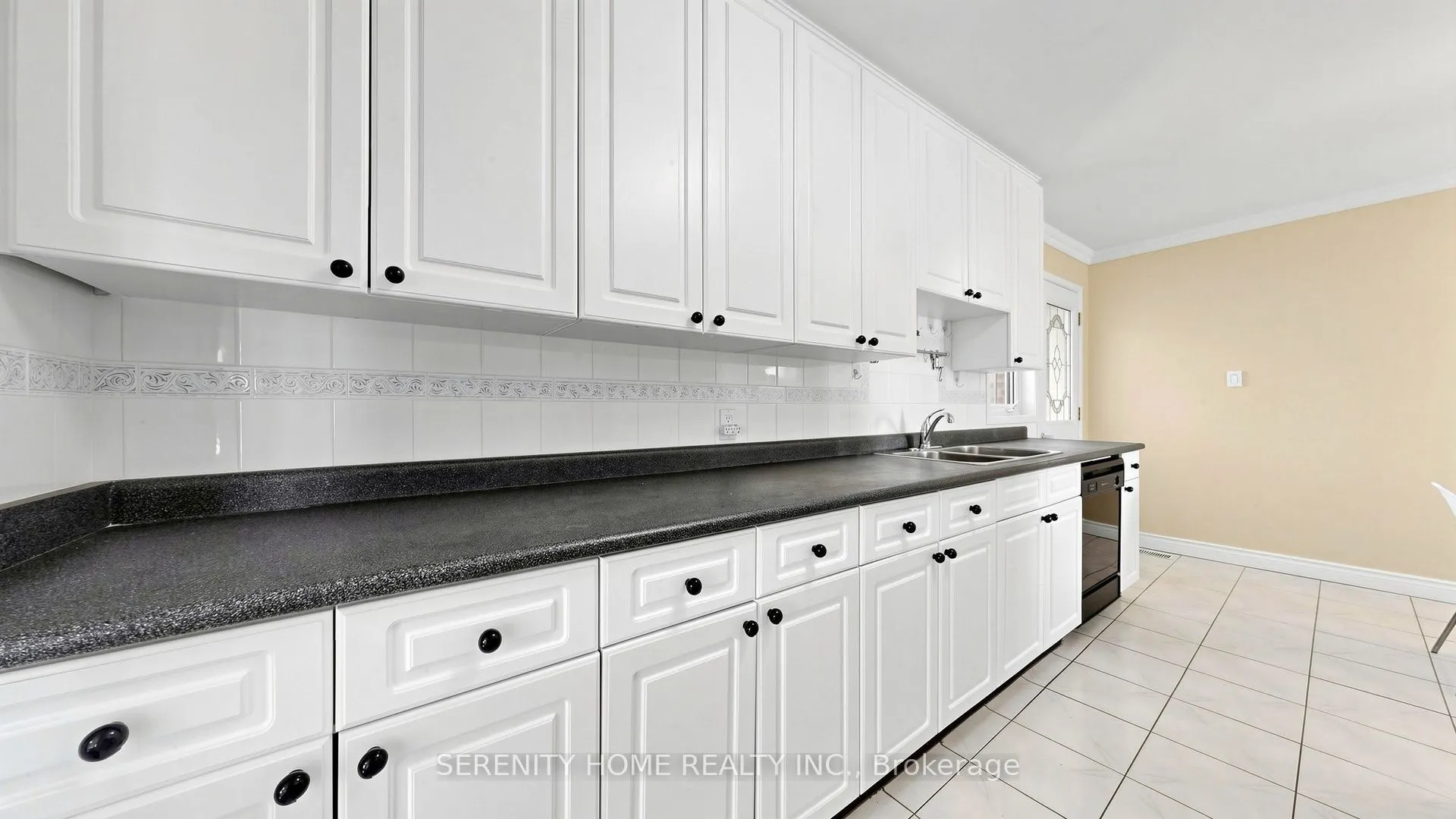 15 Monarchwood Crescent