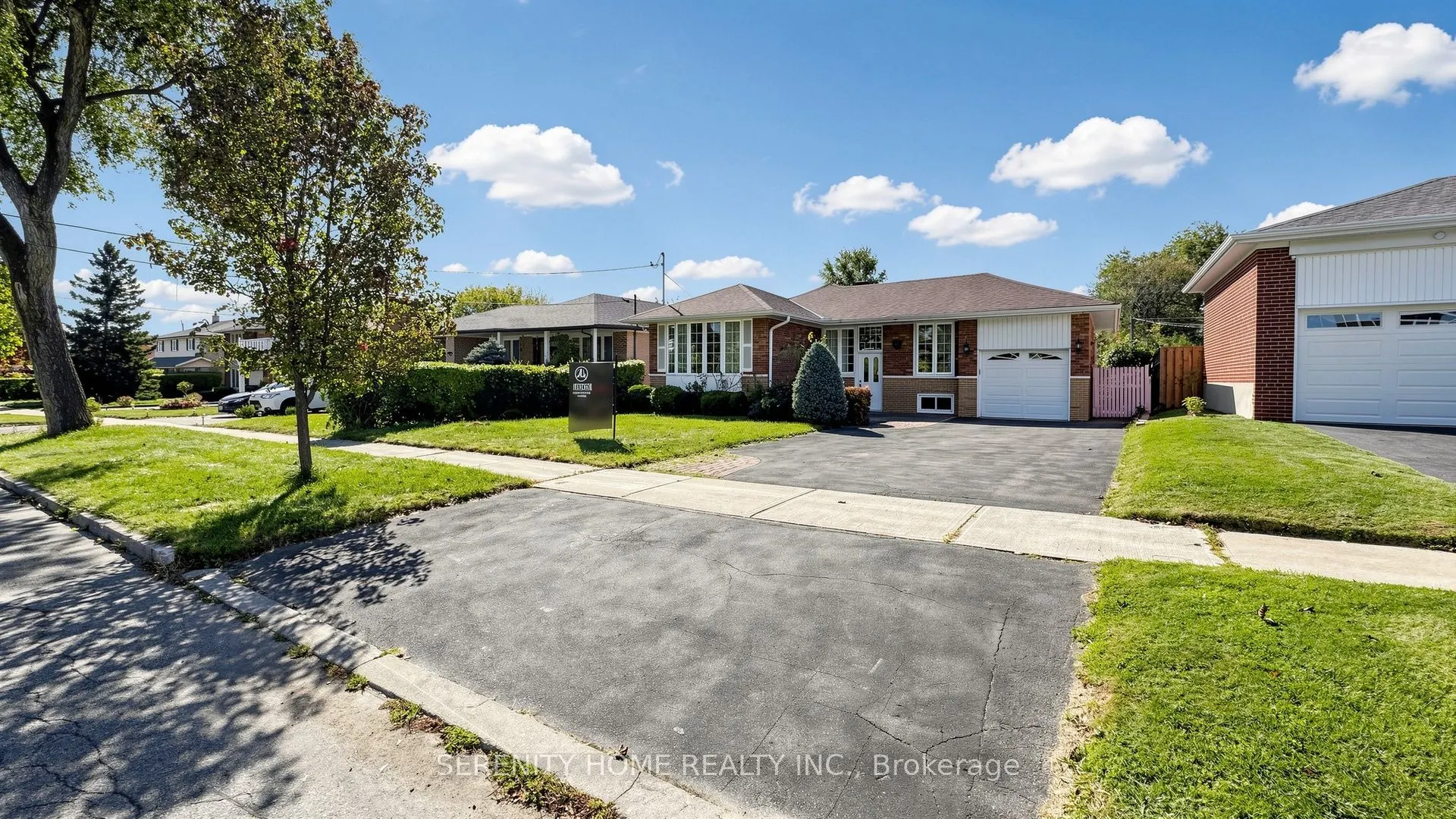 15 Monarchwood Crescent