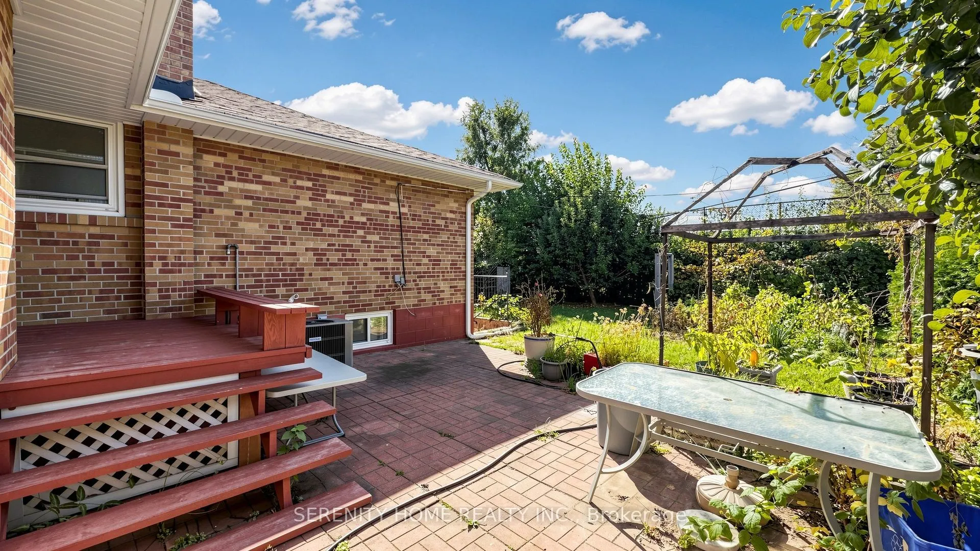 15 Monarchwood Crescent
