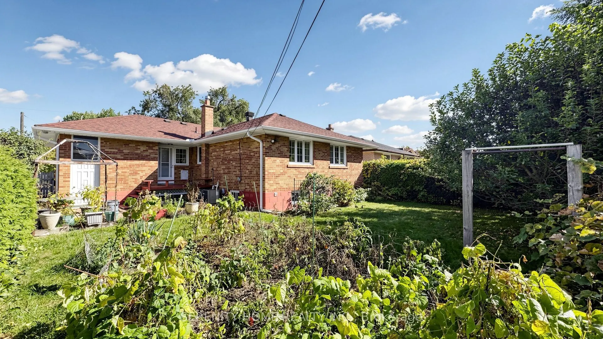 15 Monarchwood Crescent