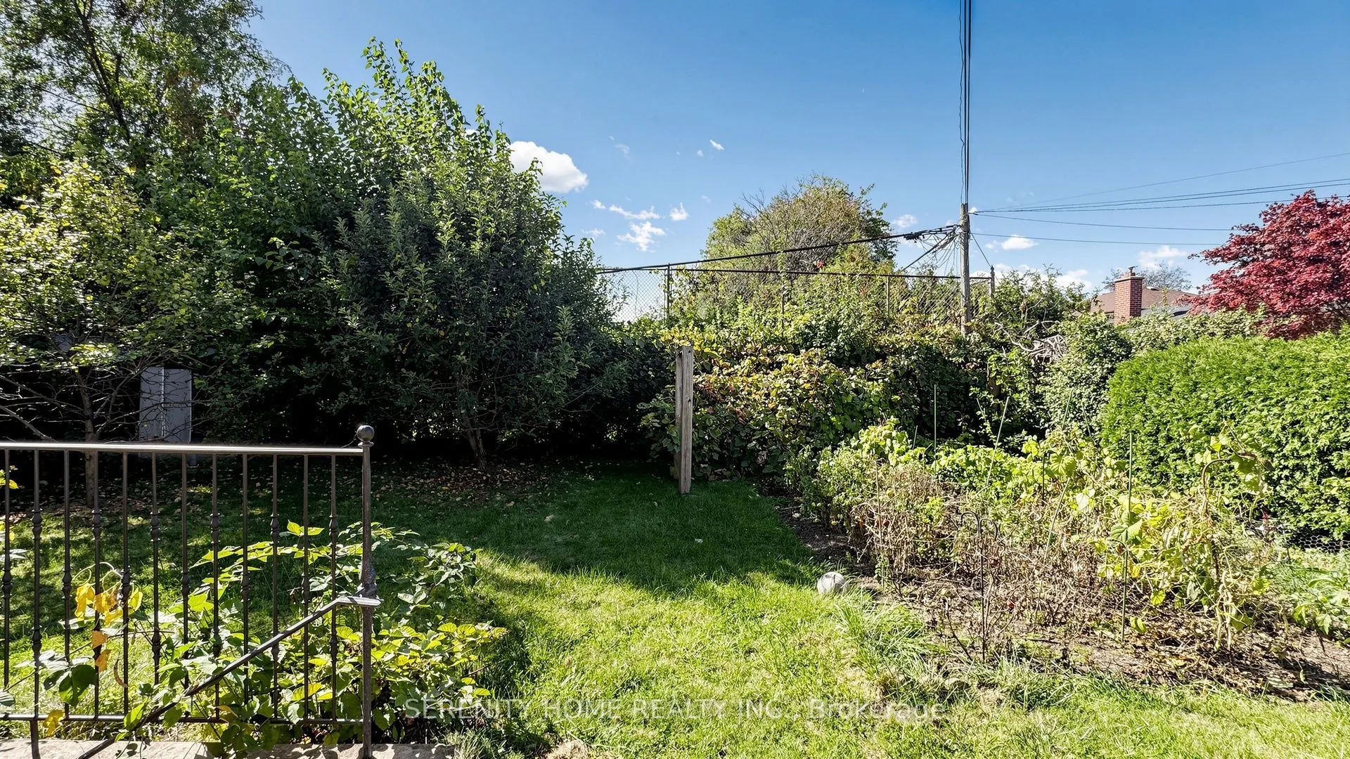 15 Monarchwood Crescent