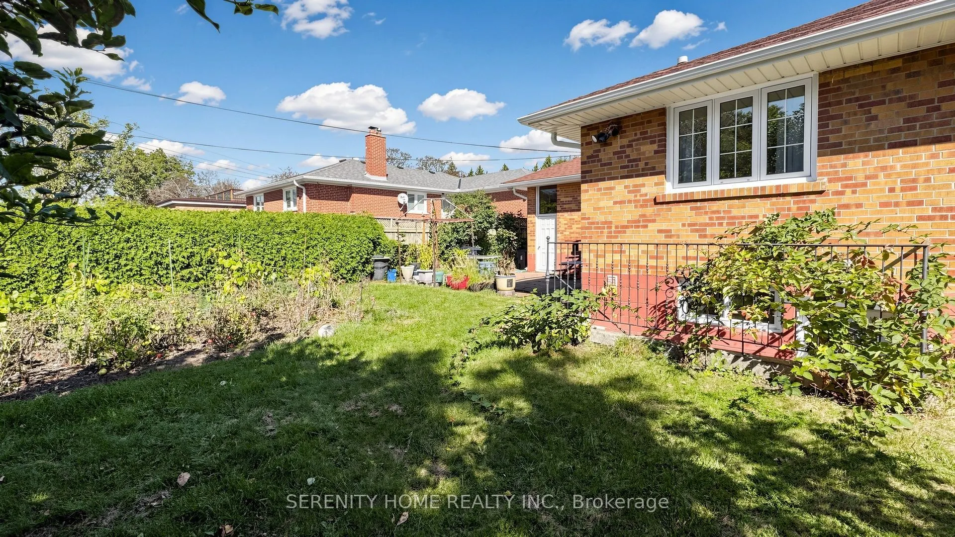 15 Monarchwood Crescent