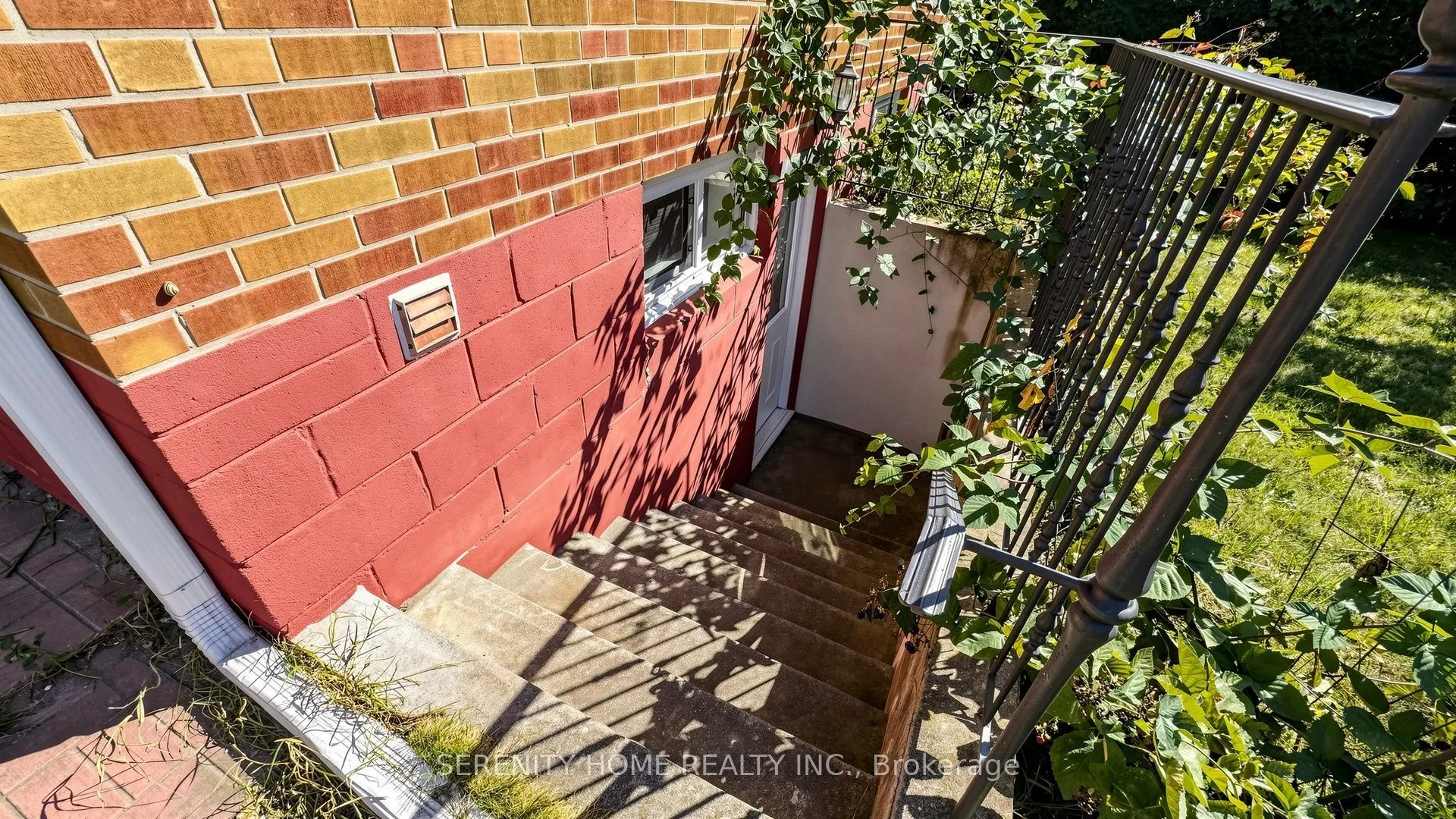 15 Monarchwood Crescent