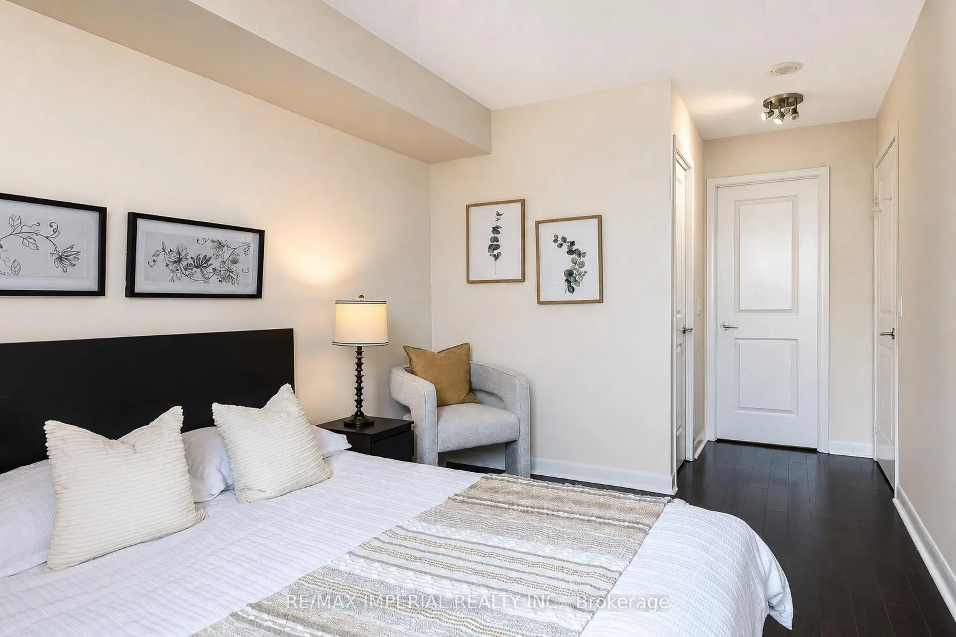 4968 yonge Street #2903