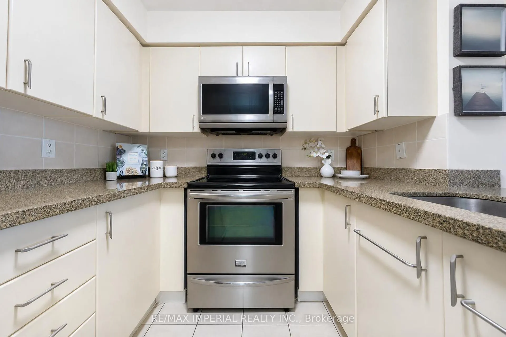4968 yonge Street #2903