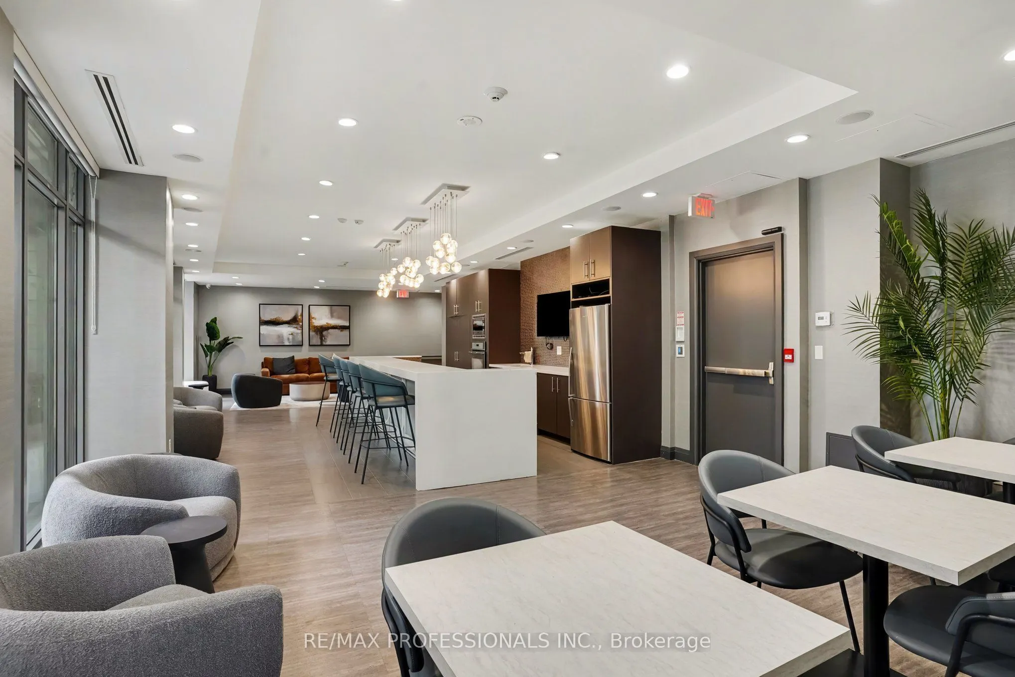 17 Kenaston Gardens #417