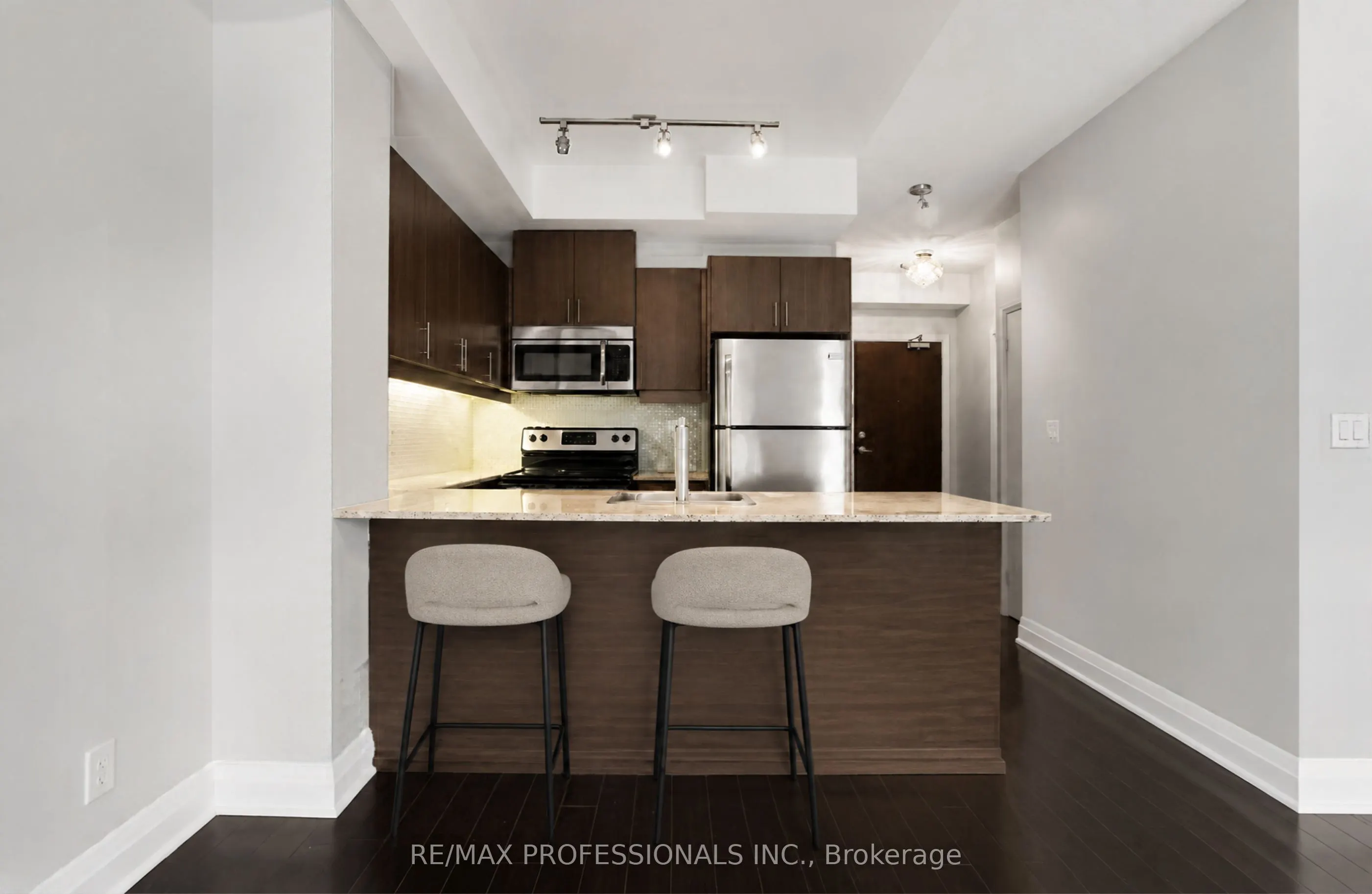 17 Kenaston Gardens #417