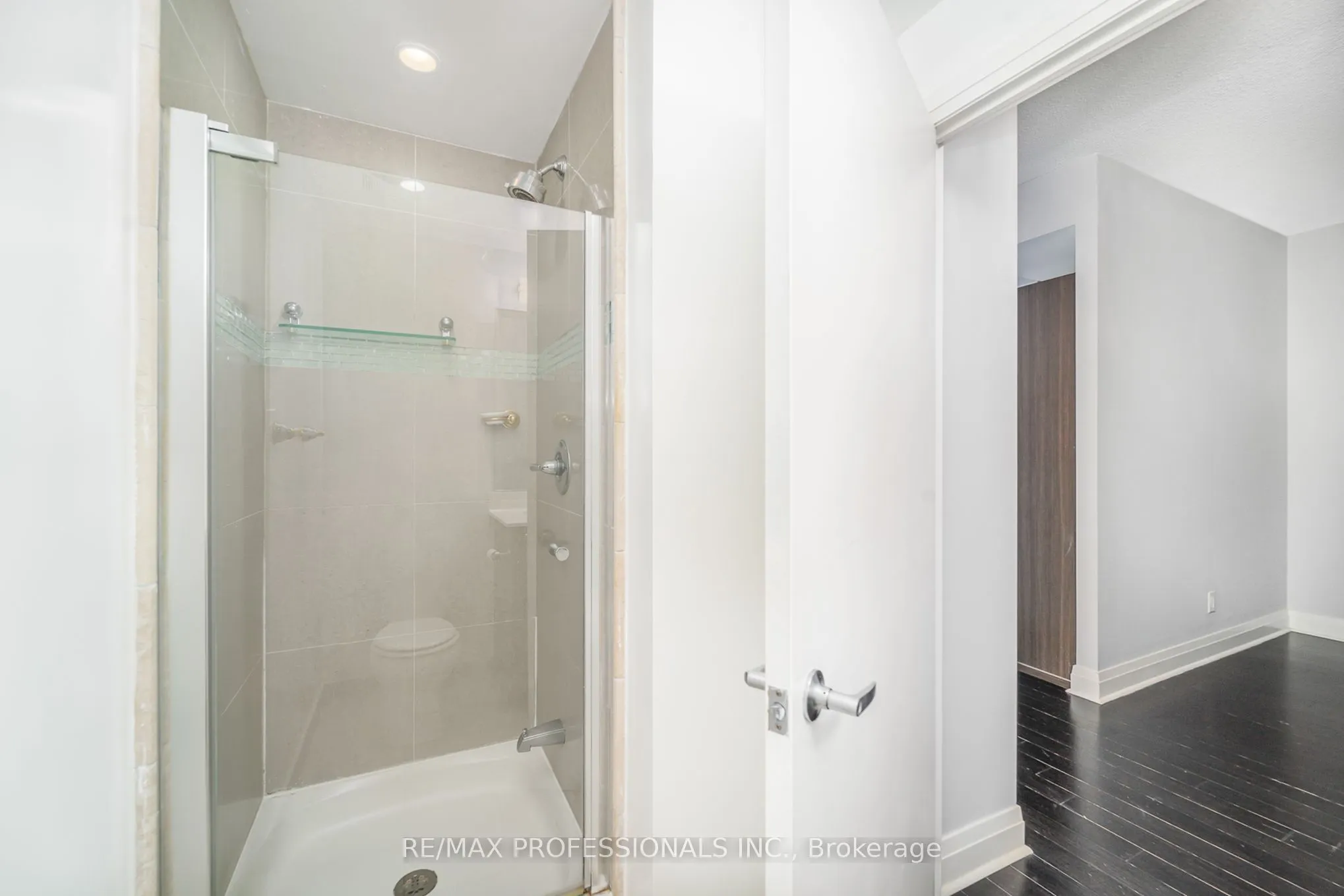 17 Kenaston Gardens #417