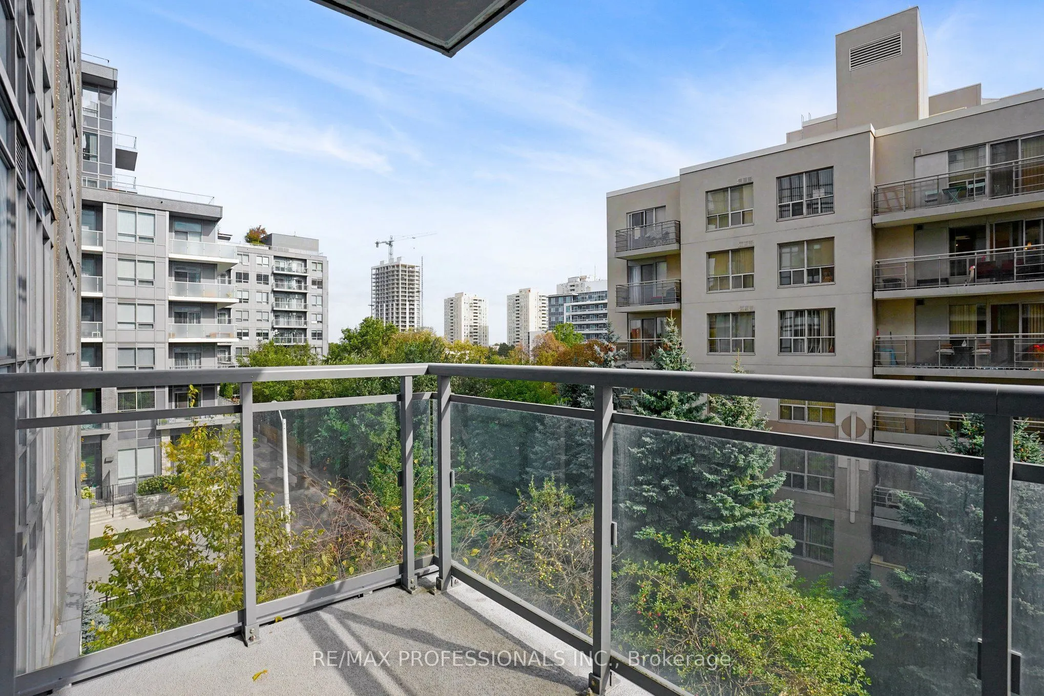 17 Kenaston Gardens #417