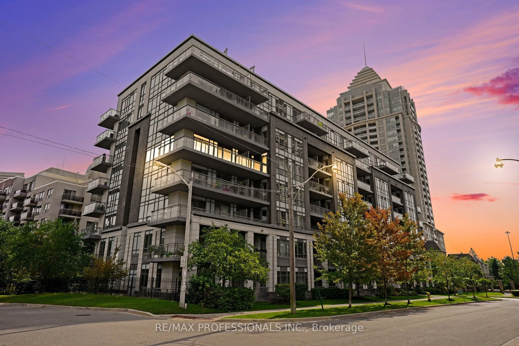17 Kenaston Gardens #417