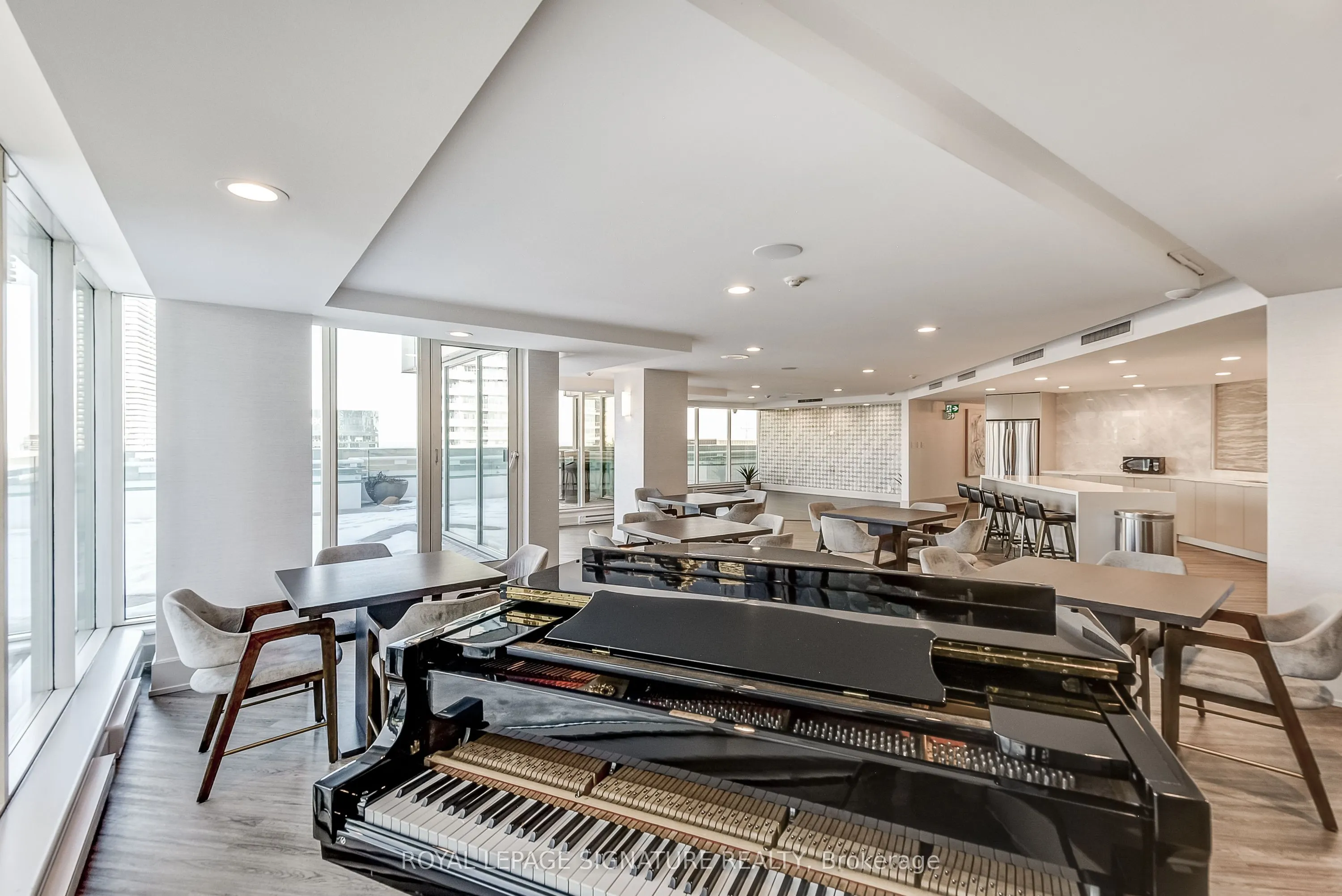 10 Yonge Street #3111
