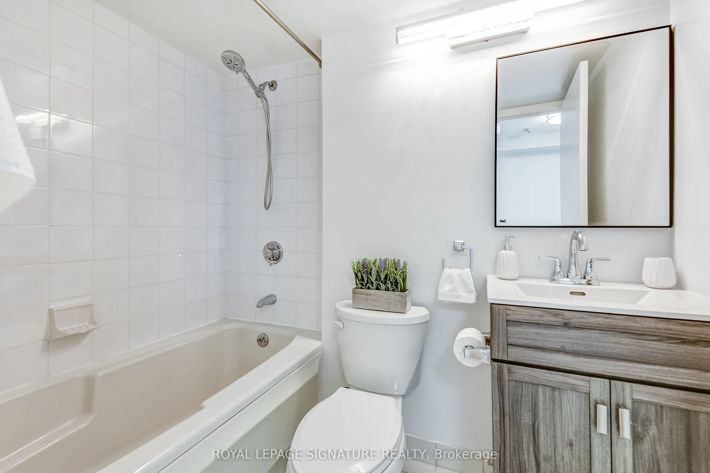10 Yonge Street #3111