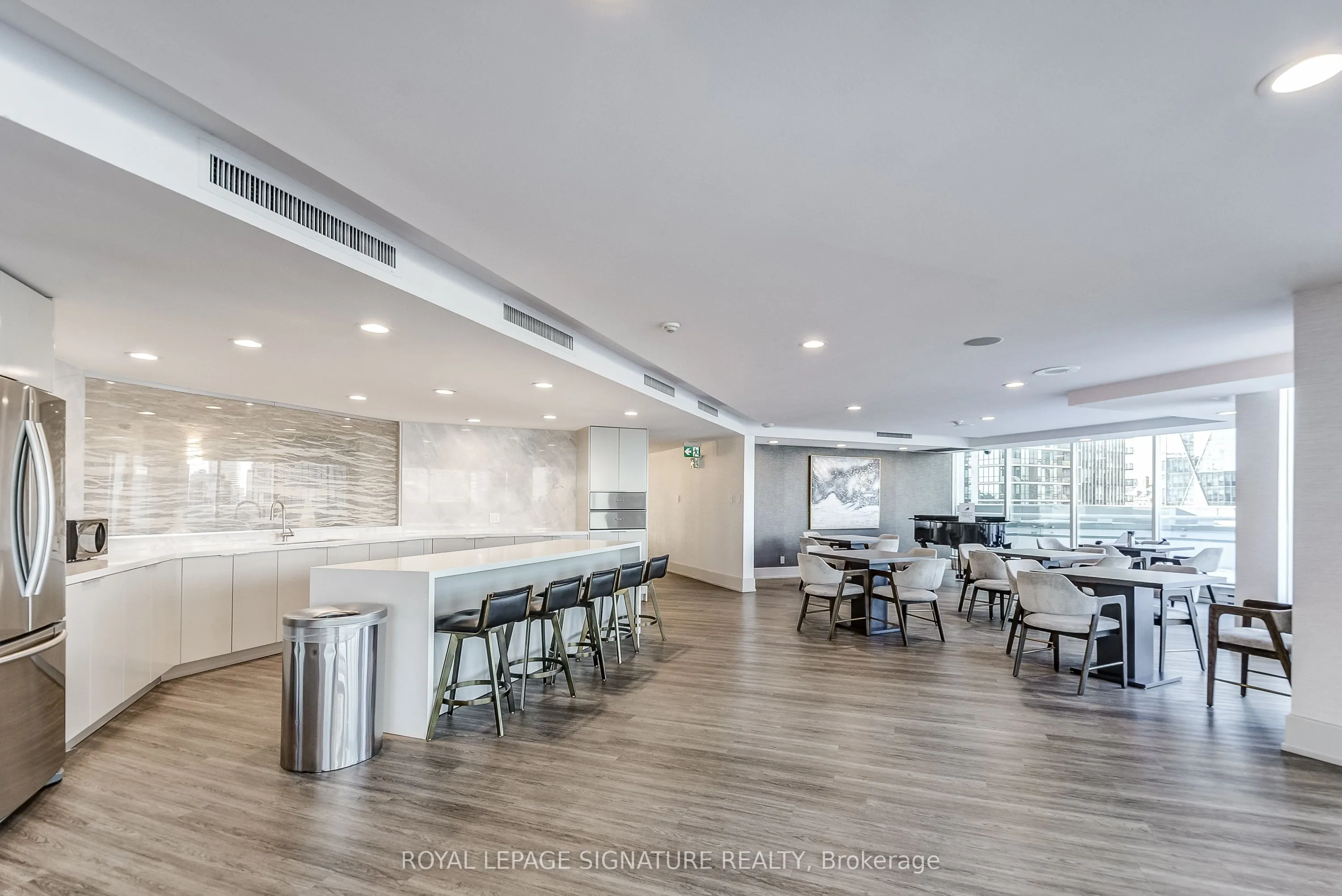 10 Yonge Street #3111