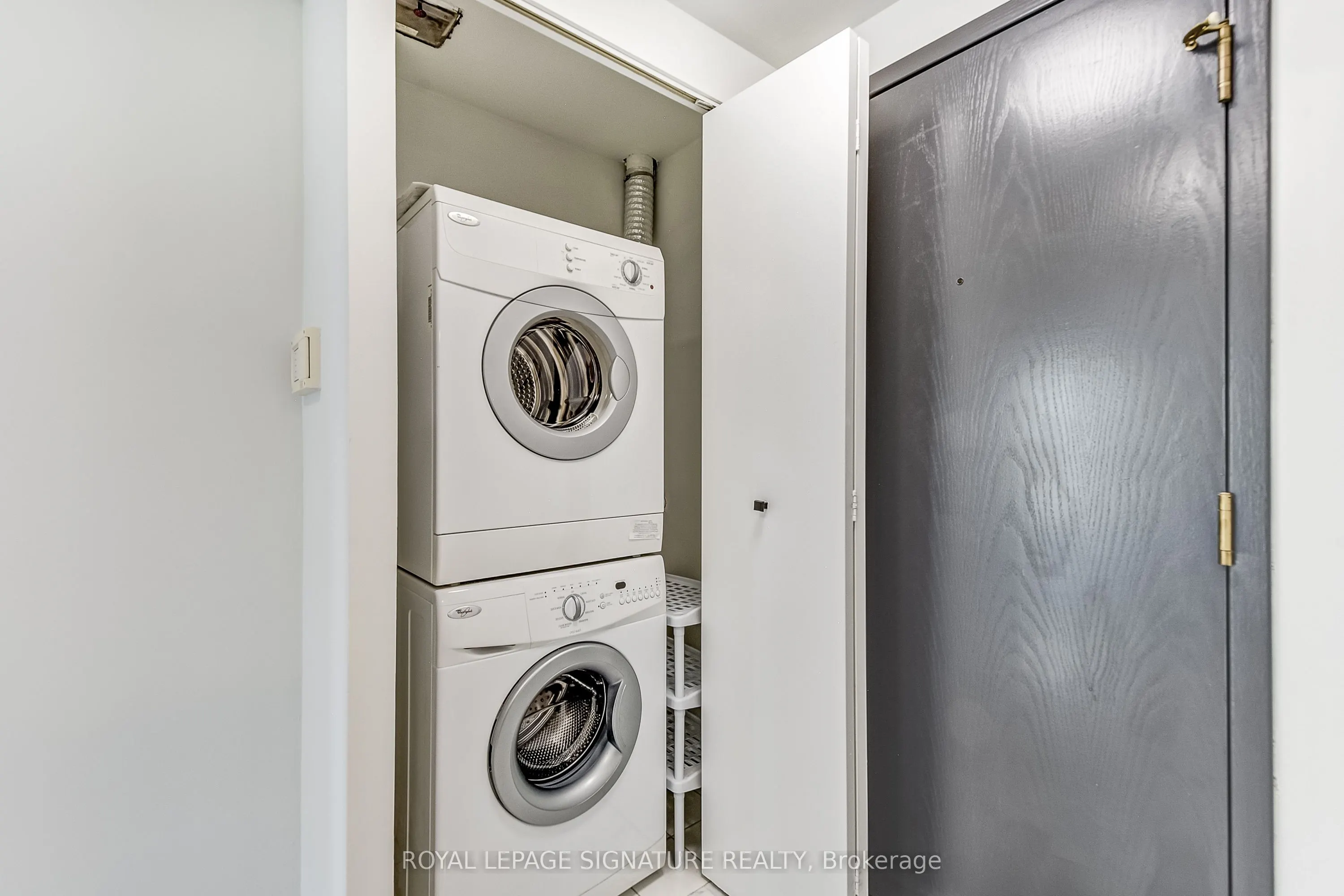 10 Yonge Street #3111