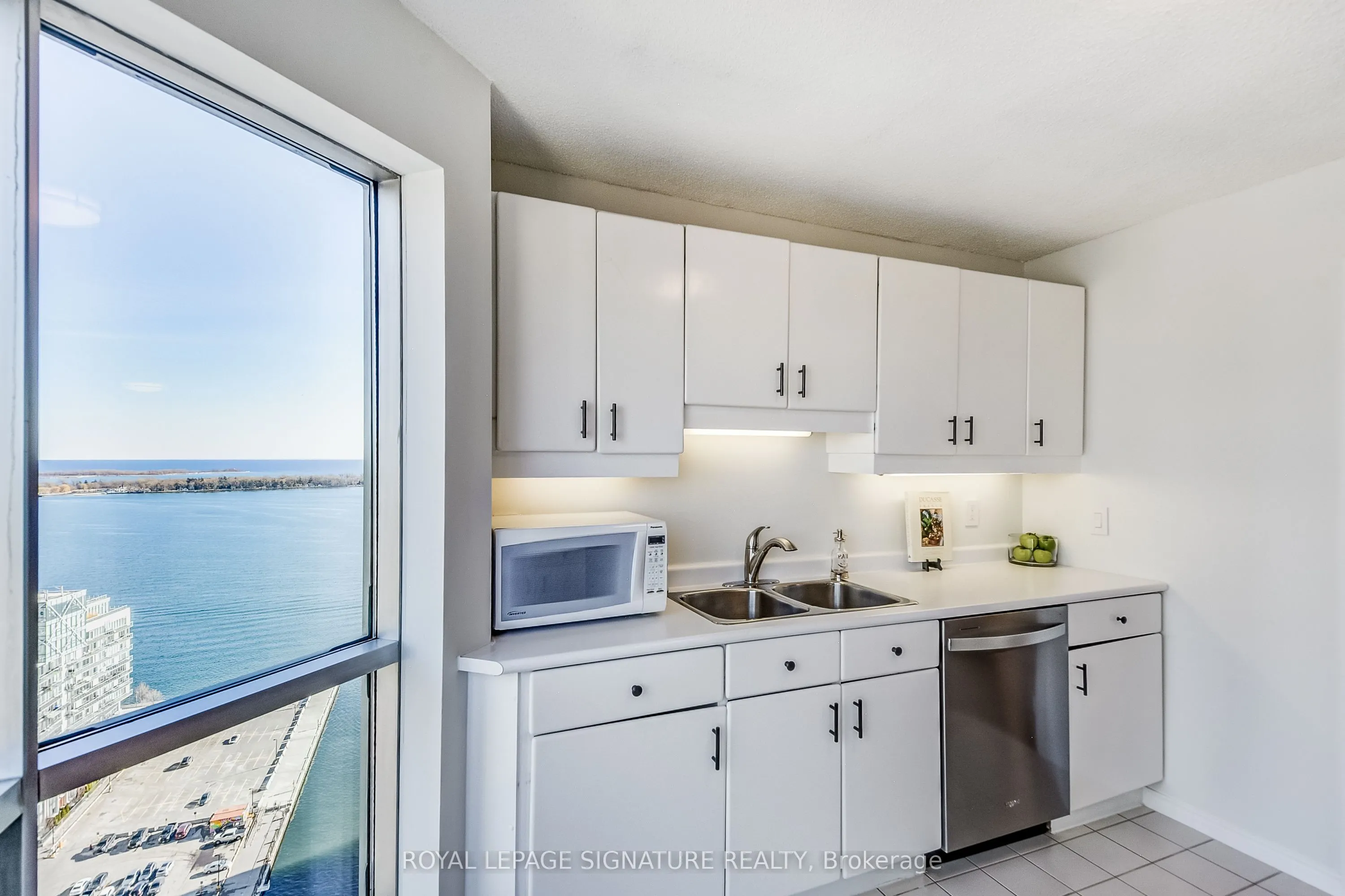 10 Yonge Street #3111