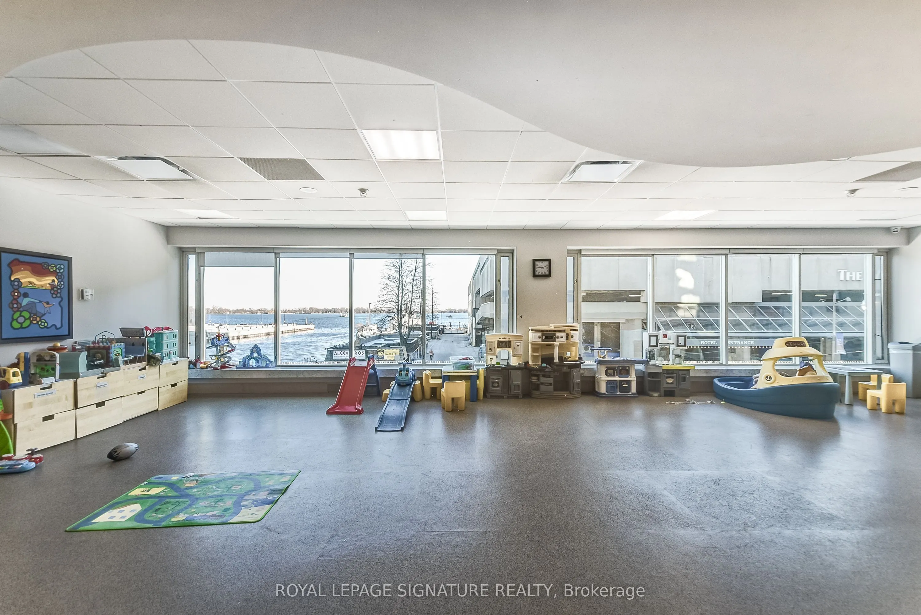 10 Yonge Street #3111