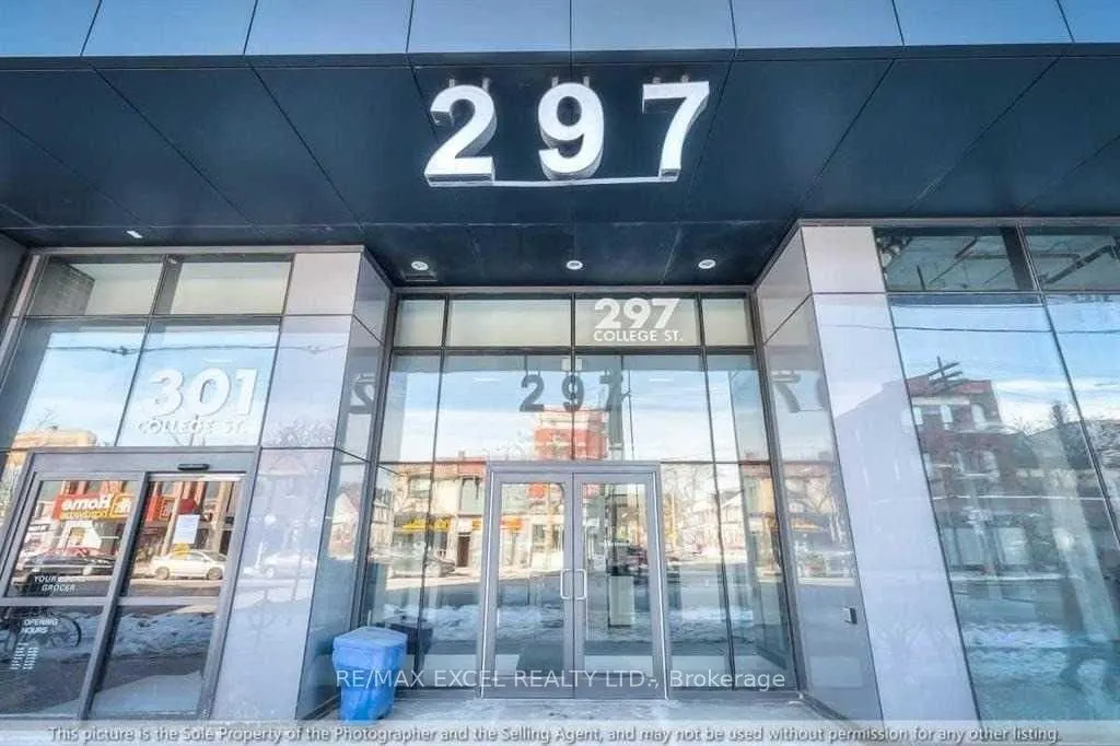 297 College Street #1001