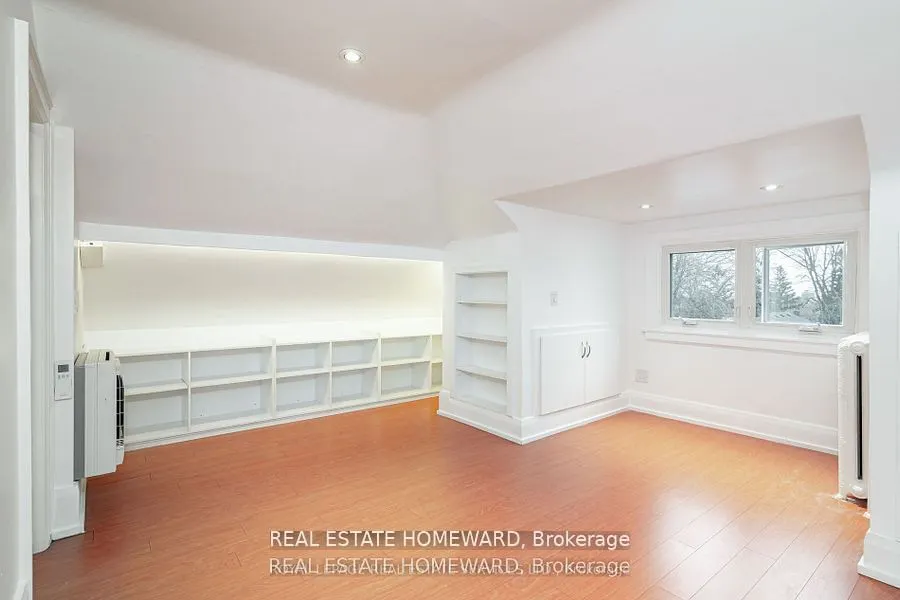 56 Oakwood Avenue