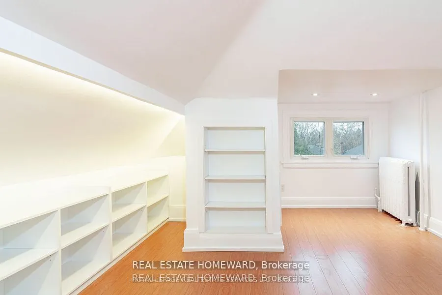 56 Oakwood Avenue