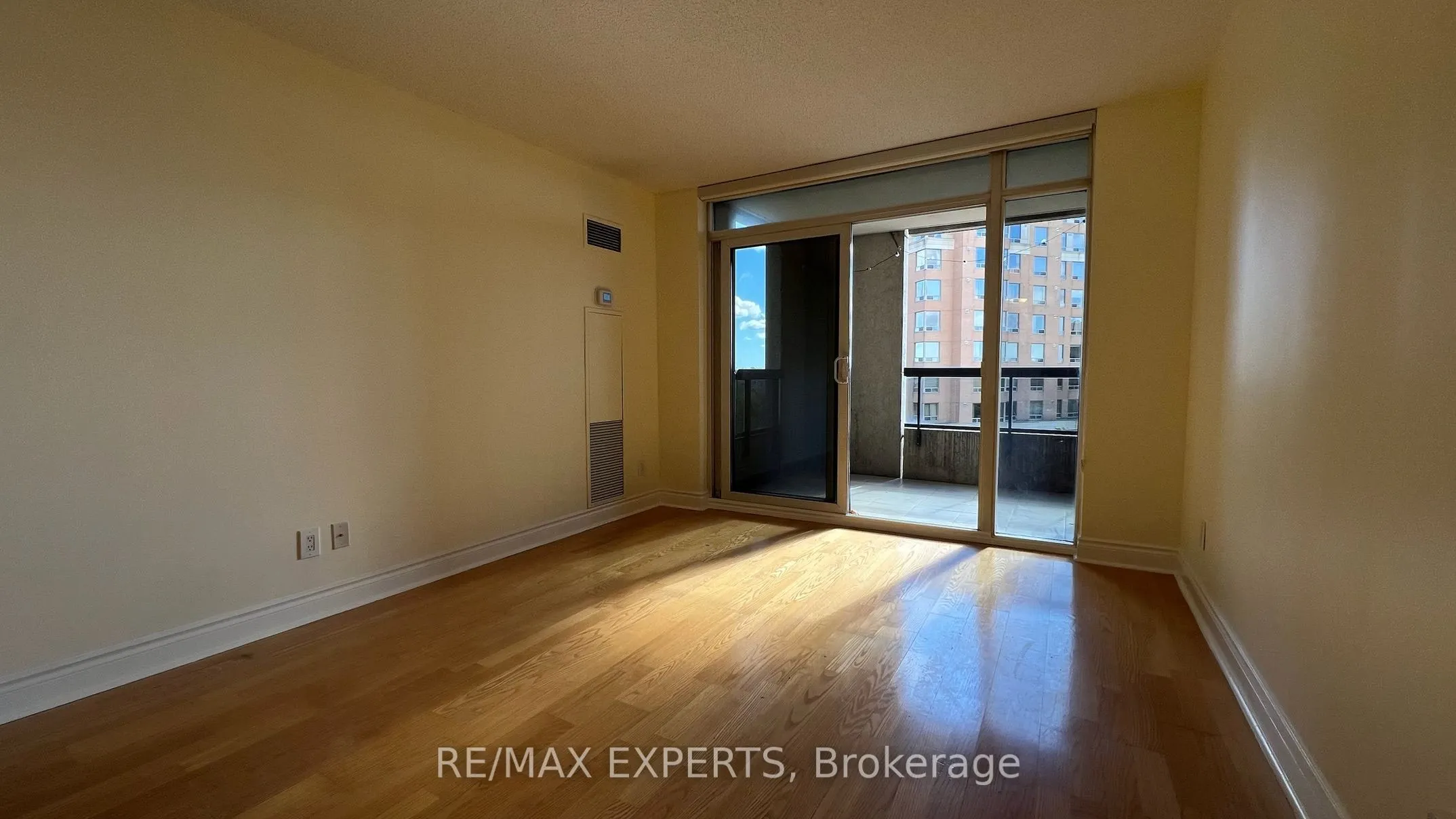 15 Northtown Way #523