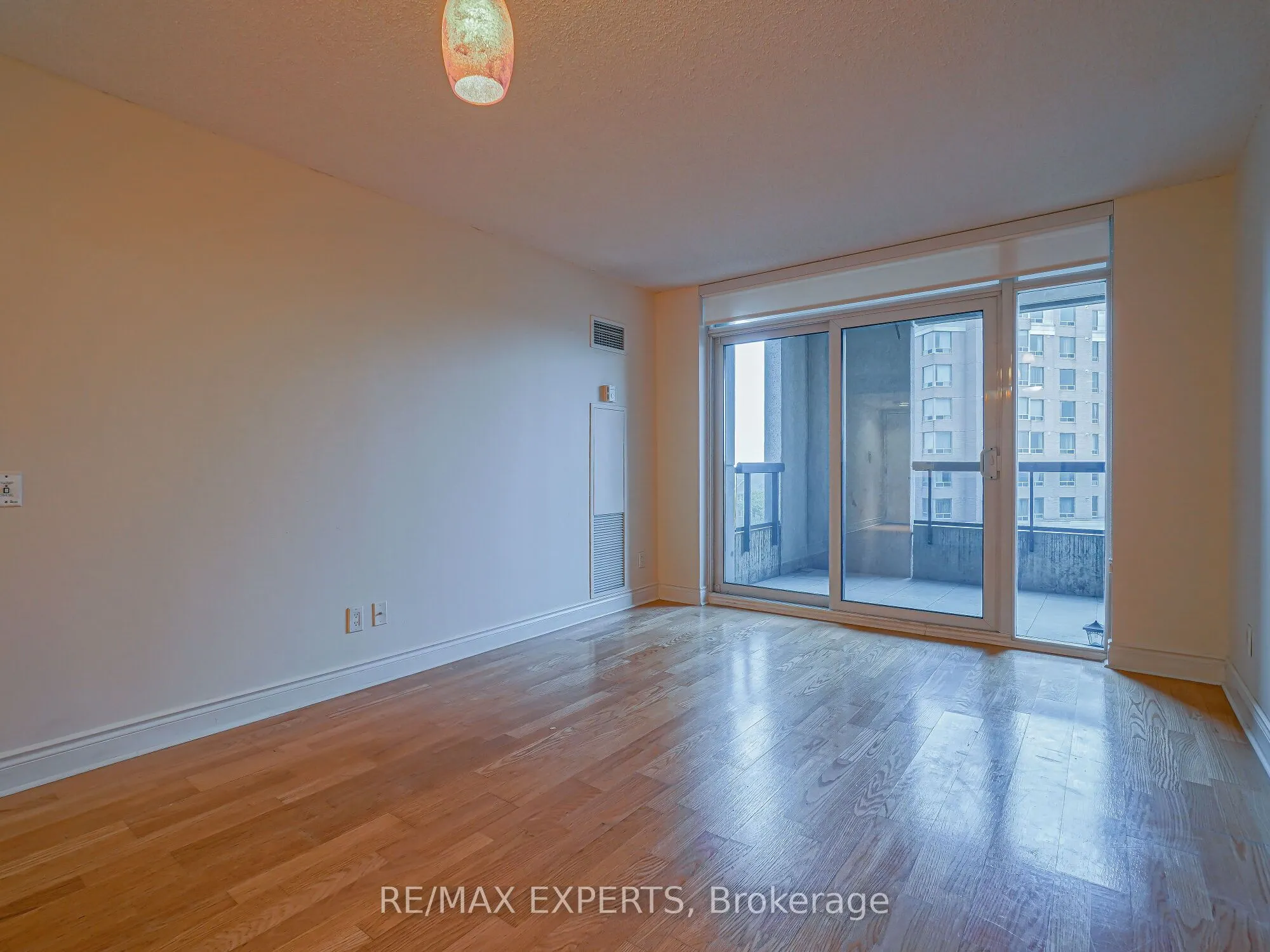 15 Northtown Way #523